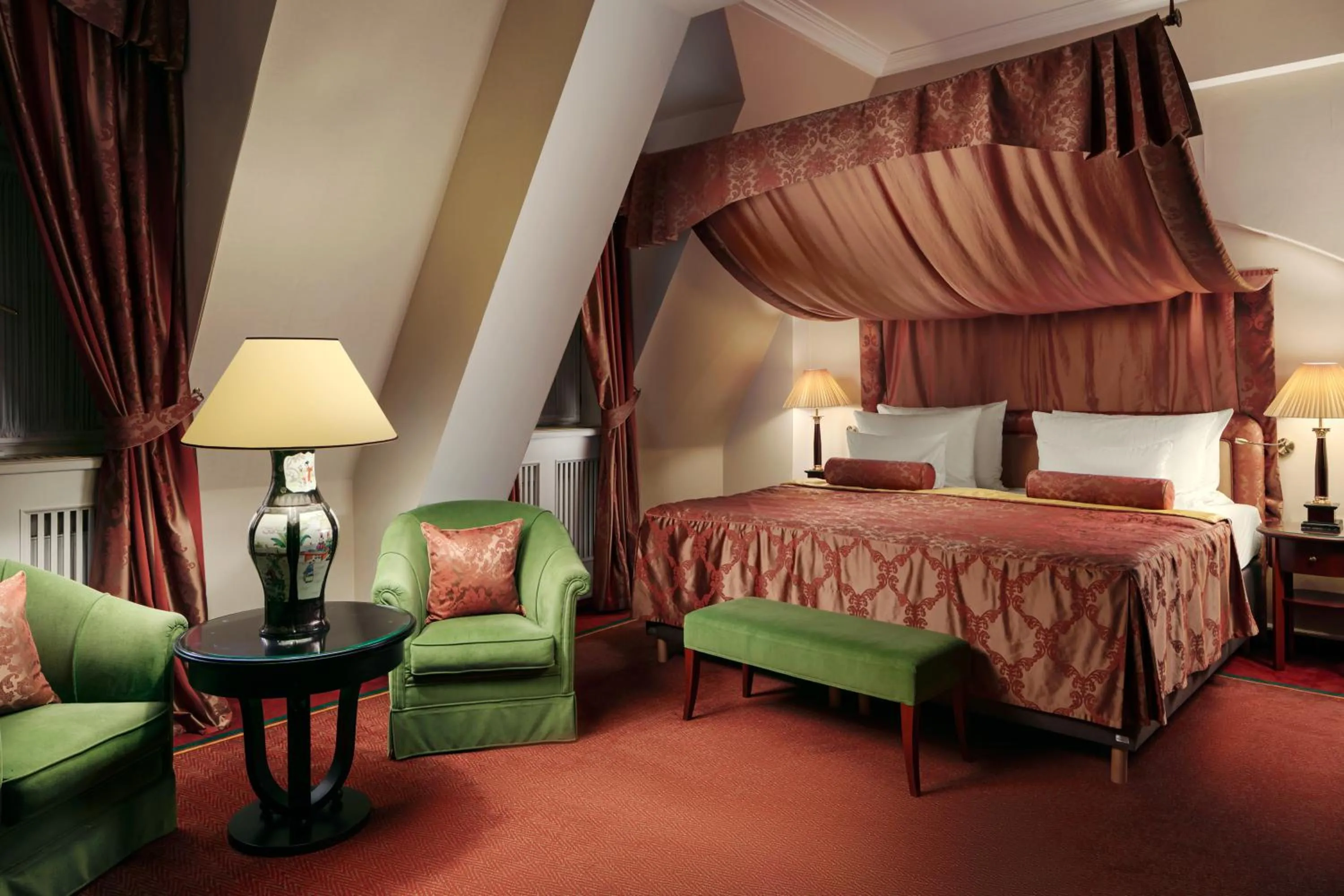 Bed in Art Nouveau Palace Hotel