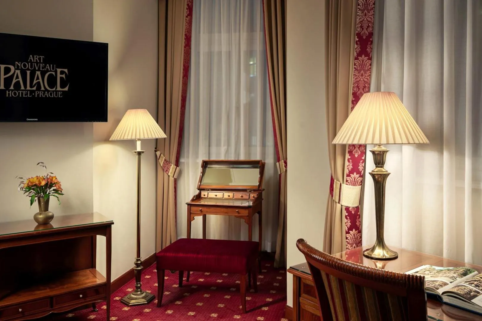 room service in Art Nouveau Palace Hotel