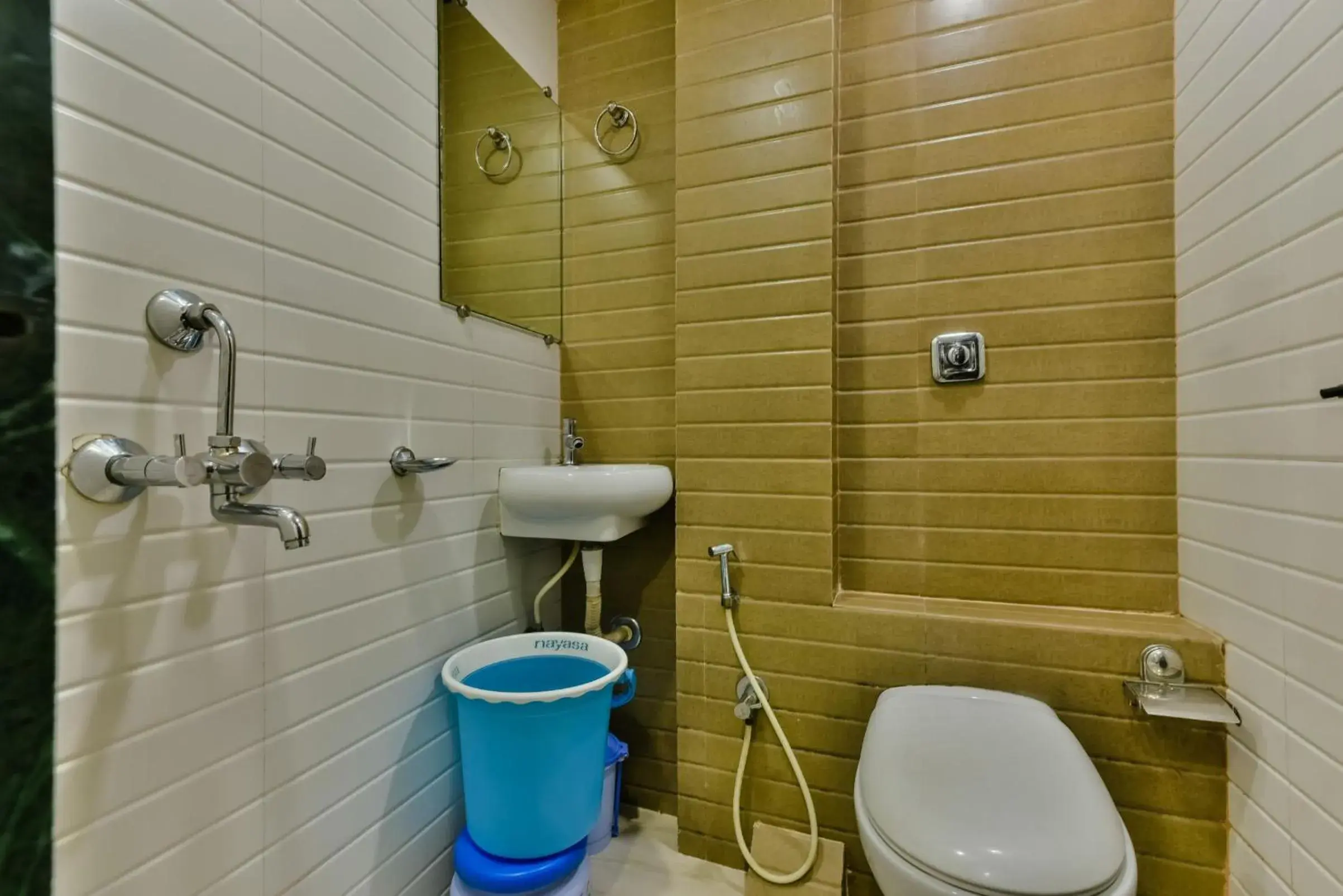 Classic Triple Room in Hotel Guestinn Residency Classic Triple Room in Hotel Guestinn Residency