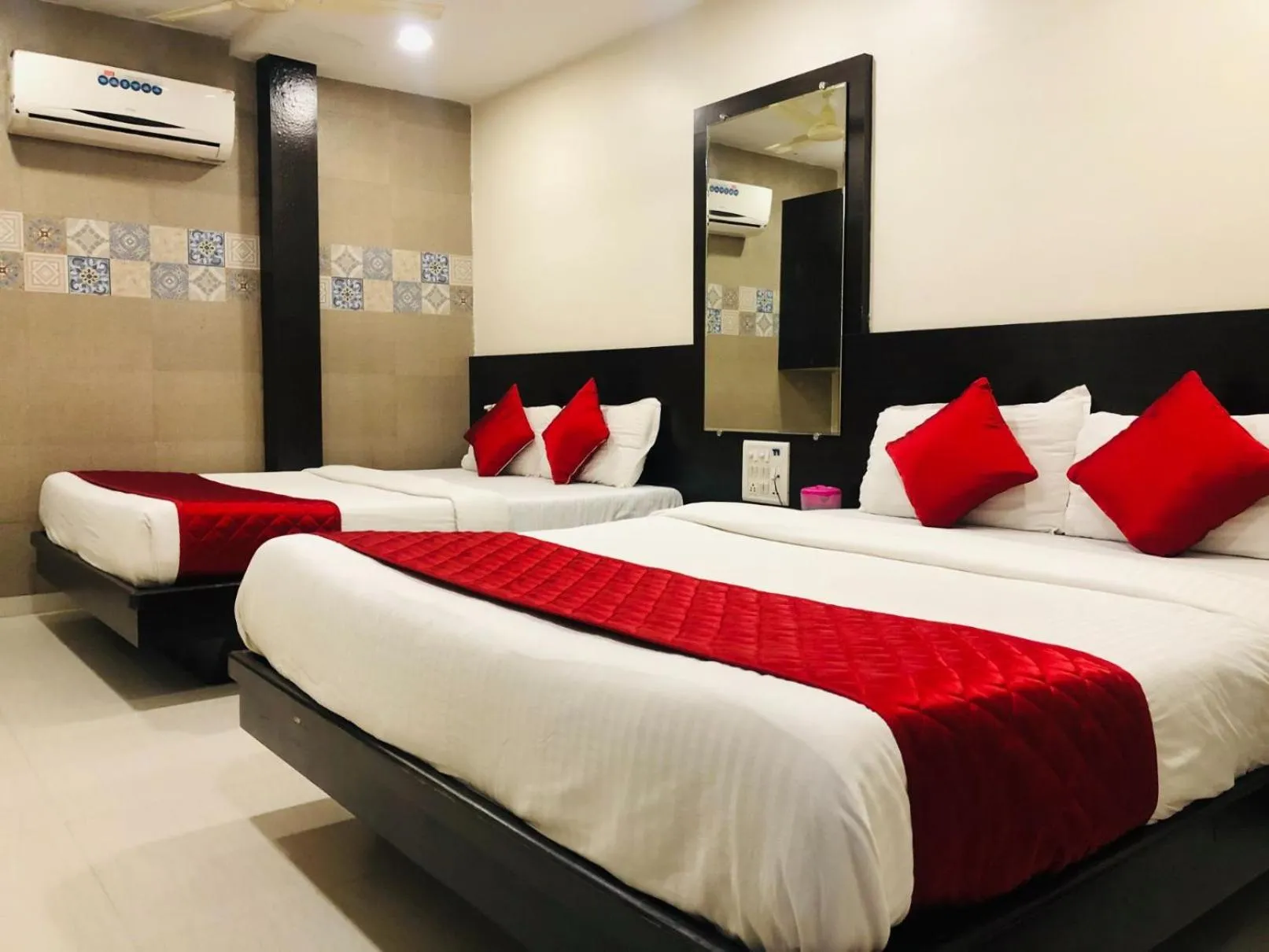 Bed in Hotel Guestinn Residency