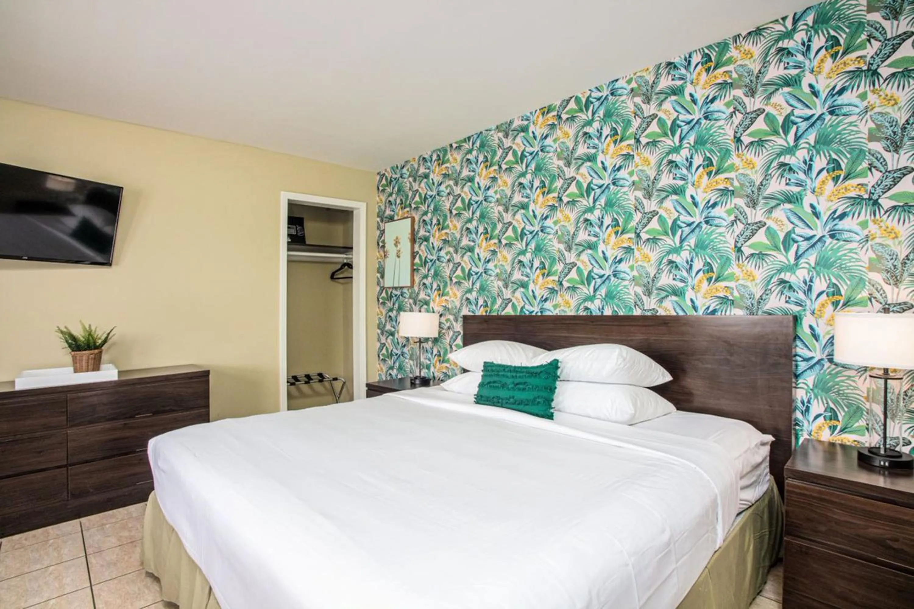 Bedroom, Bed in The Local - St. Augustine