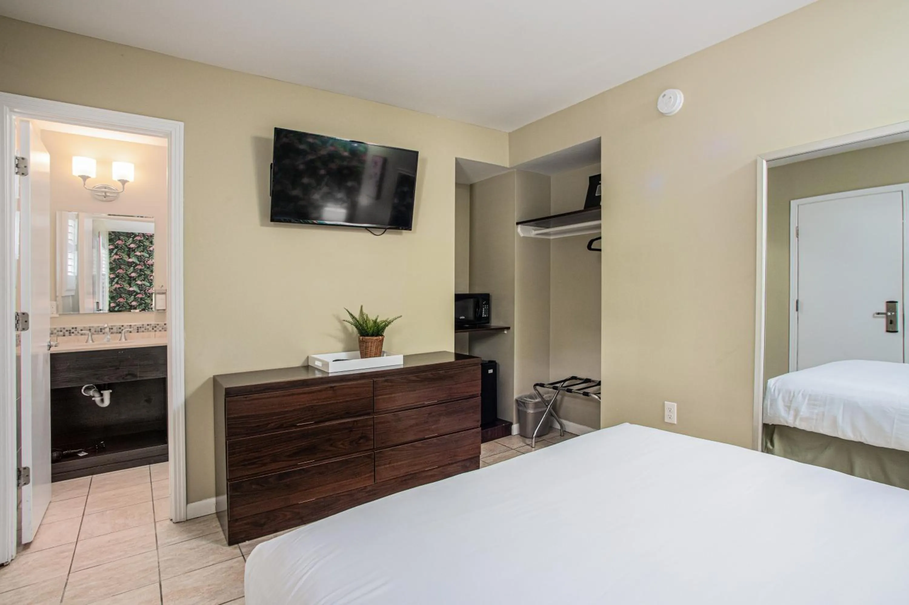 TV and multimedia, Bed in The Local - St. Augustine