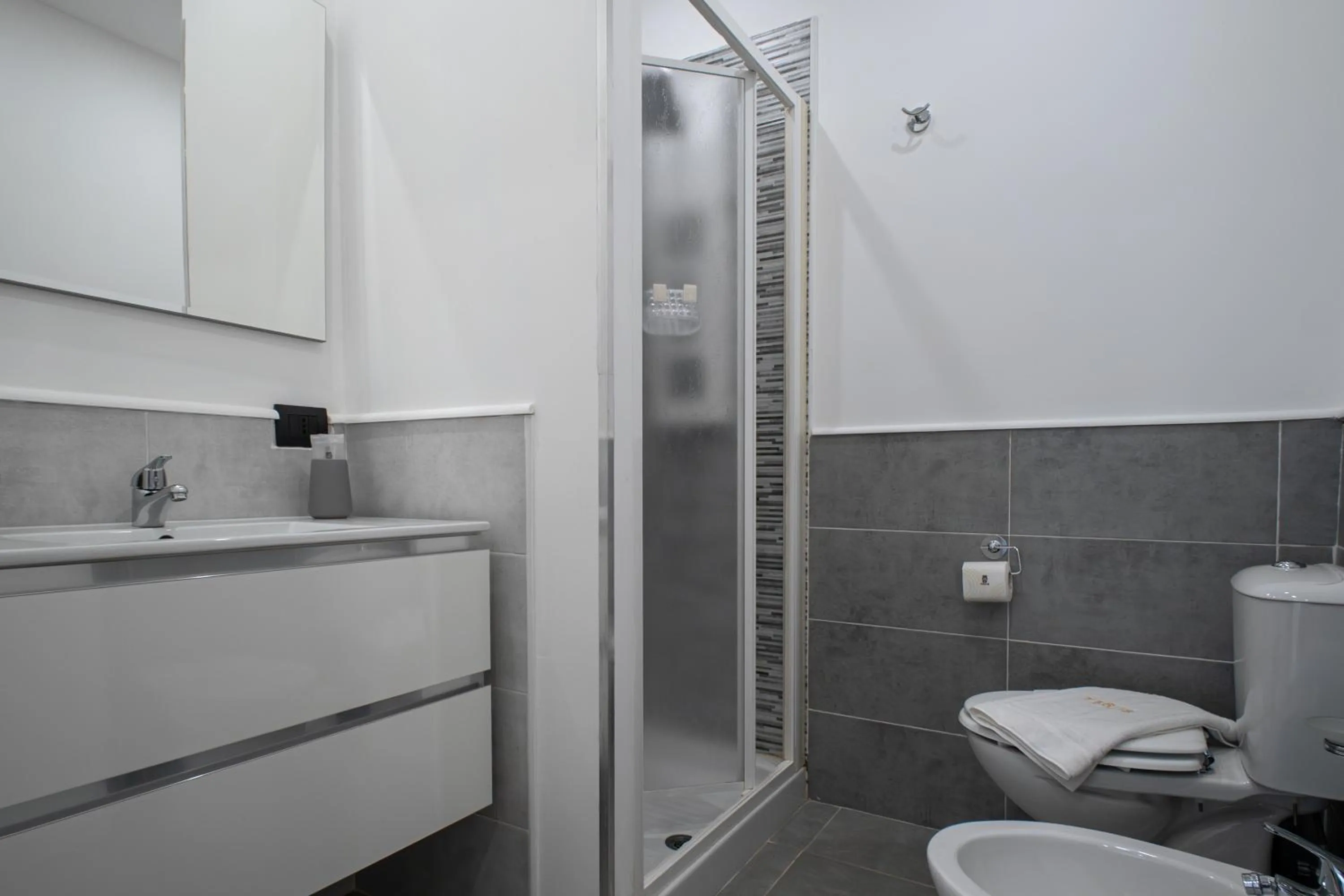 Bathroom in Verus Room