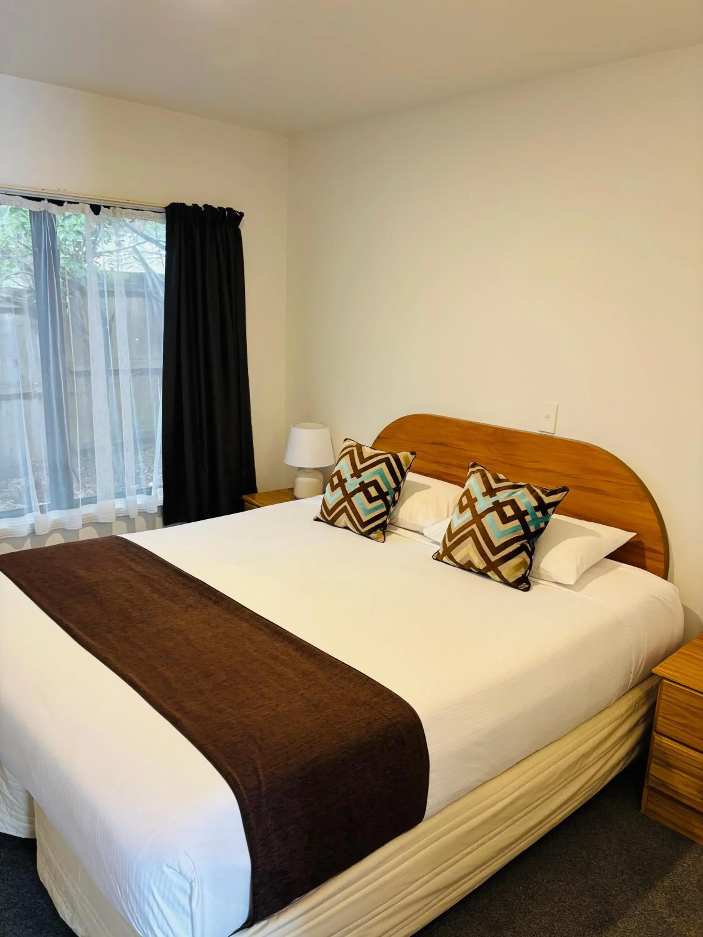 Superior One-Bedroom Apartment with Full Kitchen in Bush Inn Court Motel Superior One-Bedroom Apartment with Full Kitchen in Bush Inn Court Motel