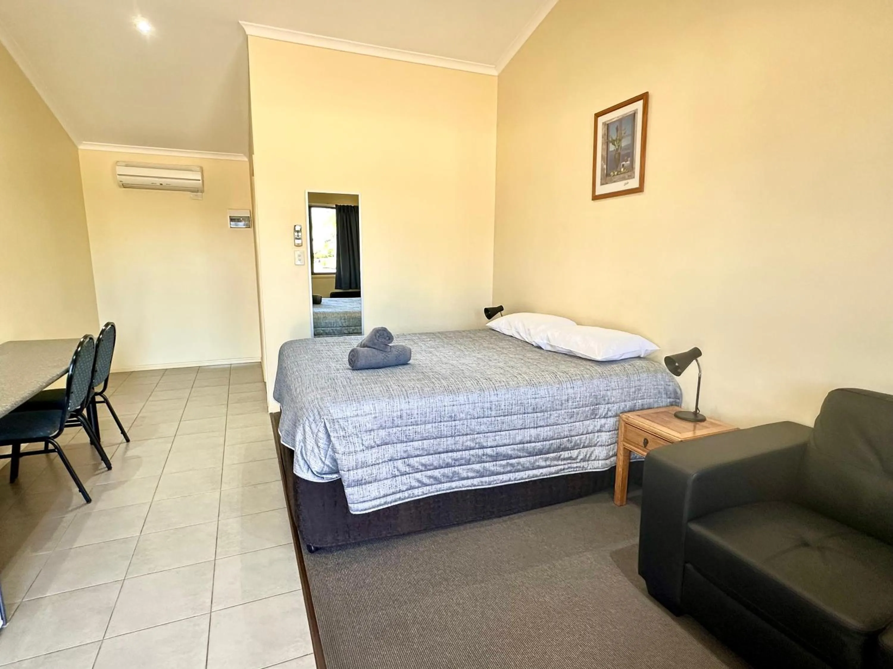 Bedroom, Bed in Moura Motel