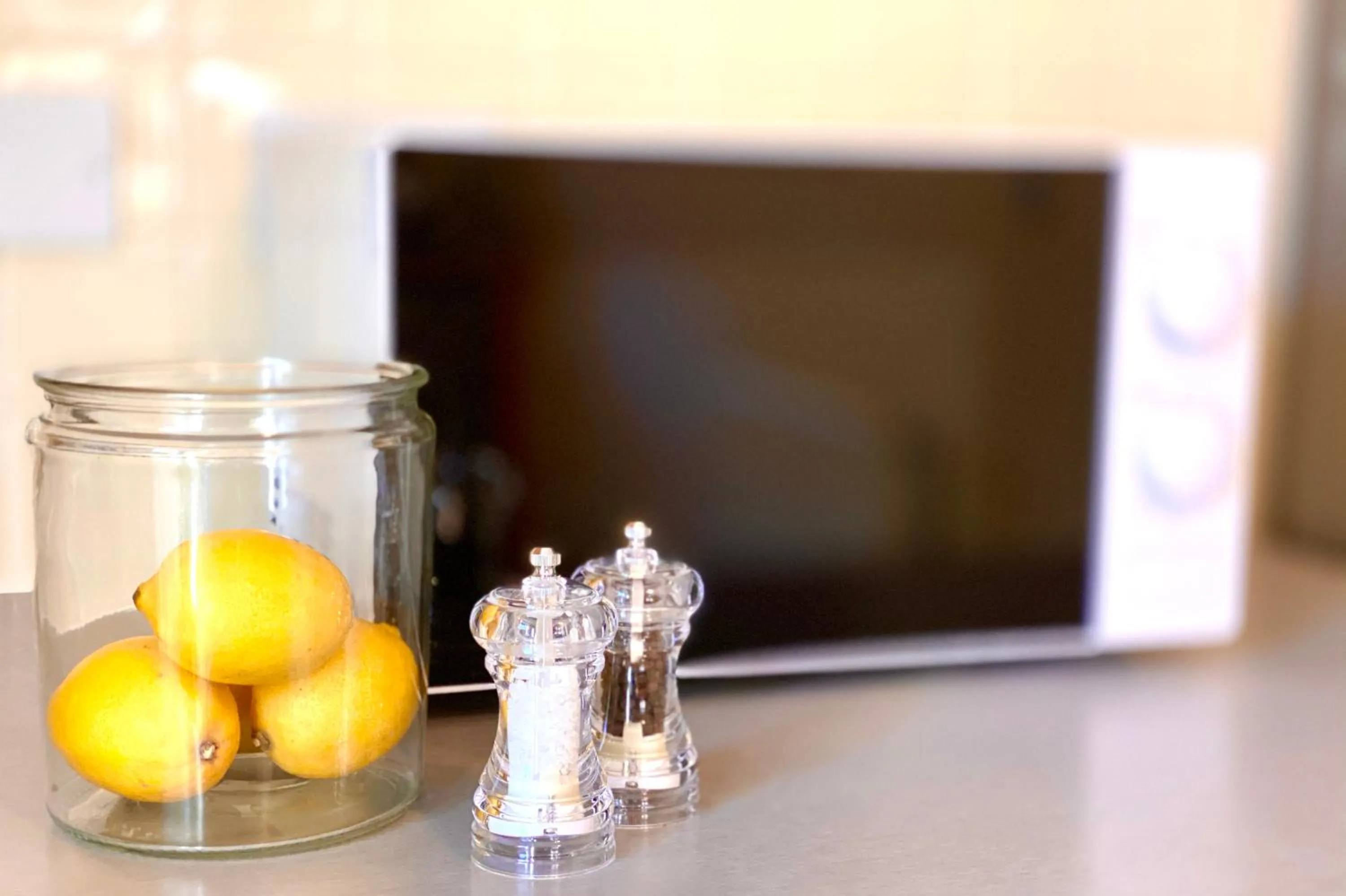 Kitchen or kitchenette in Aylesbury Contractor & Staycation Home