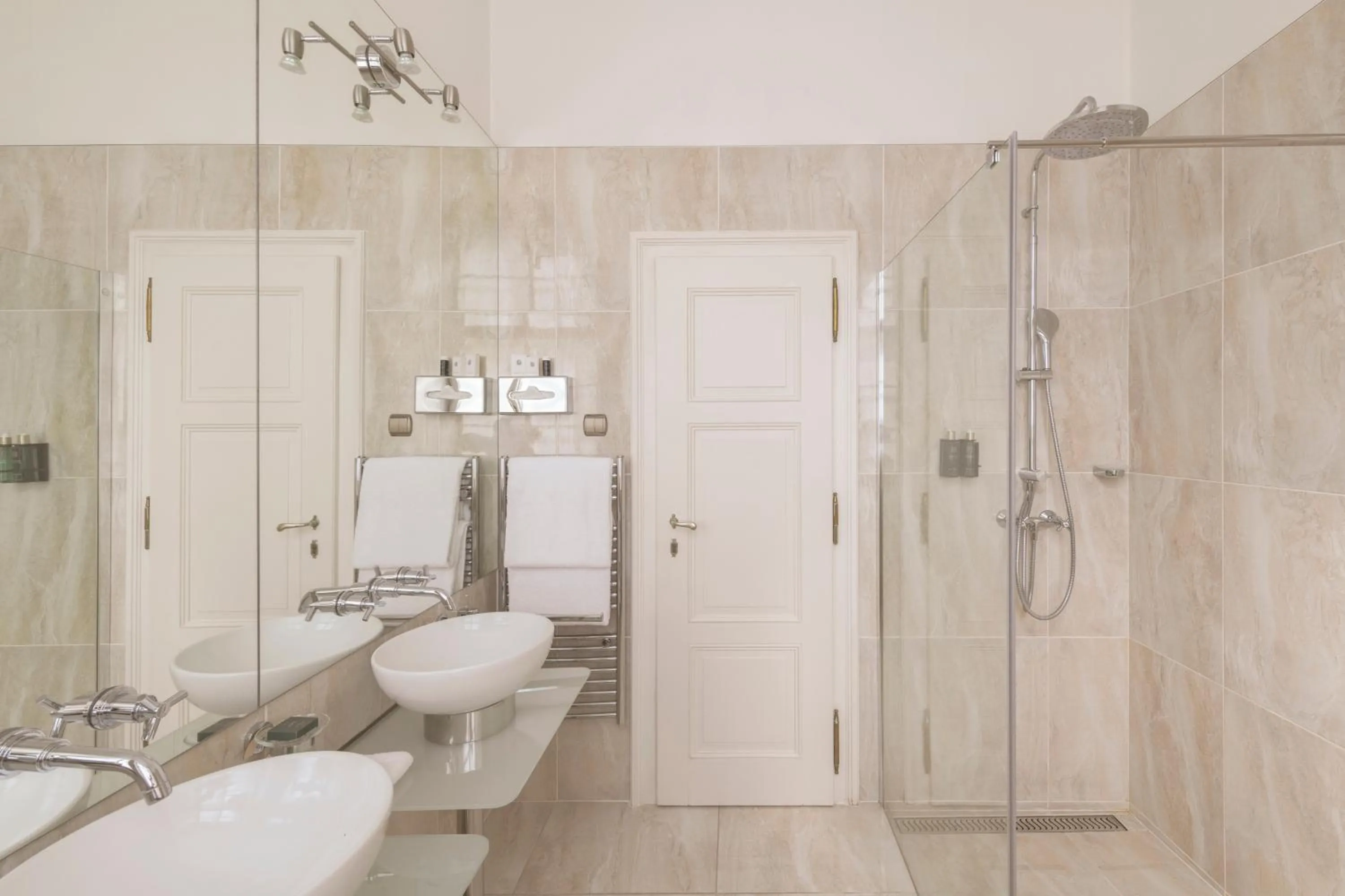 Shower in The Mozart Prague