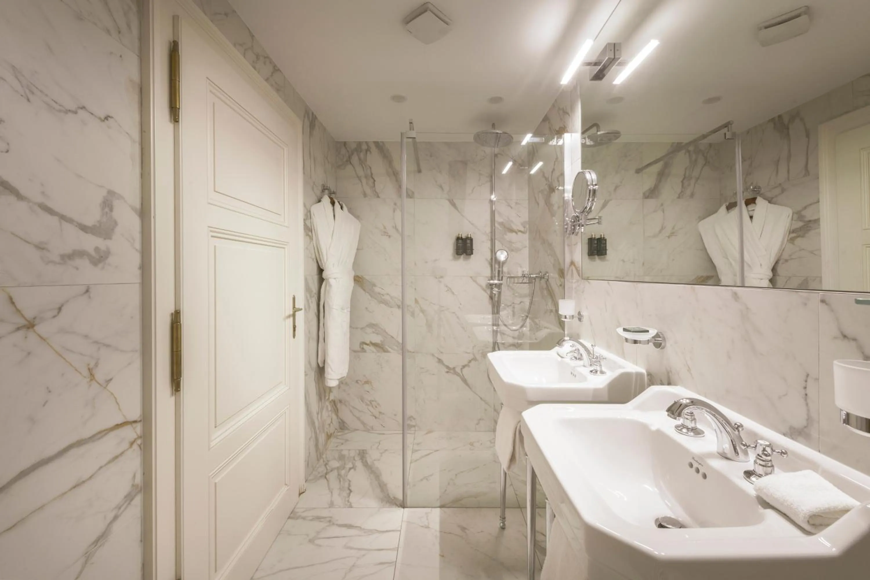 Shower in The Mozart Prague