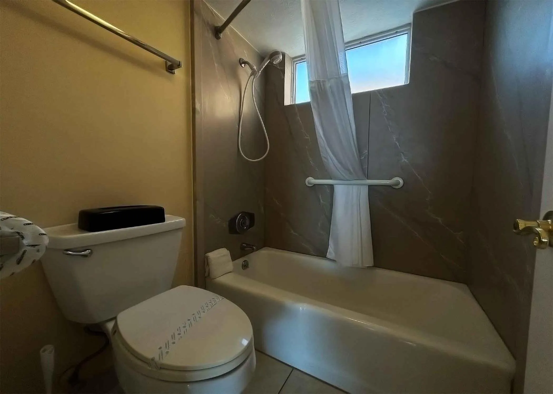 Shower in Outrigger Beach Club Resort