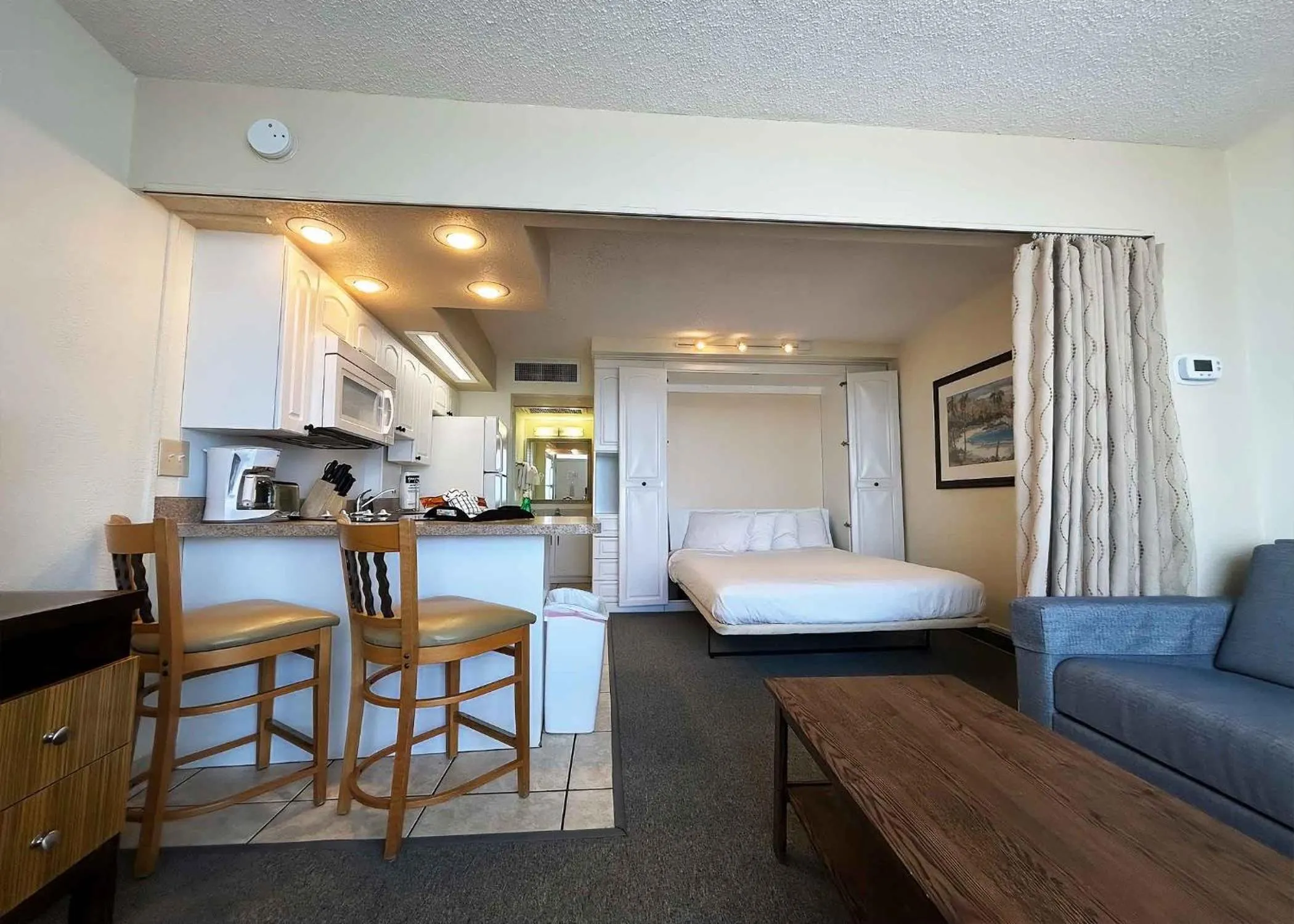 Bed in Outrigger Beach Club Resort