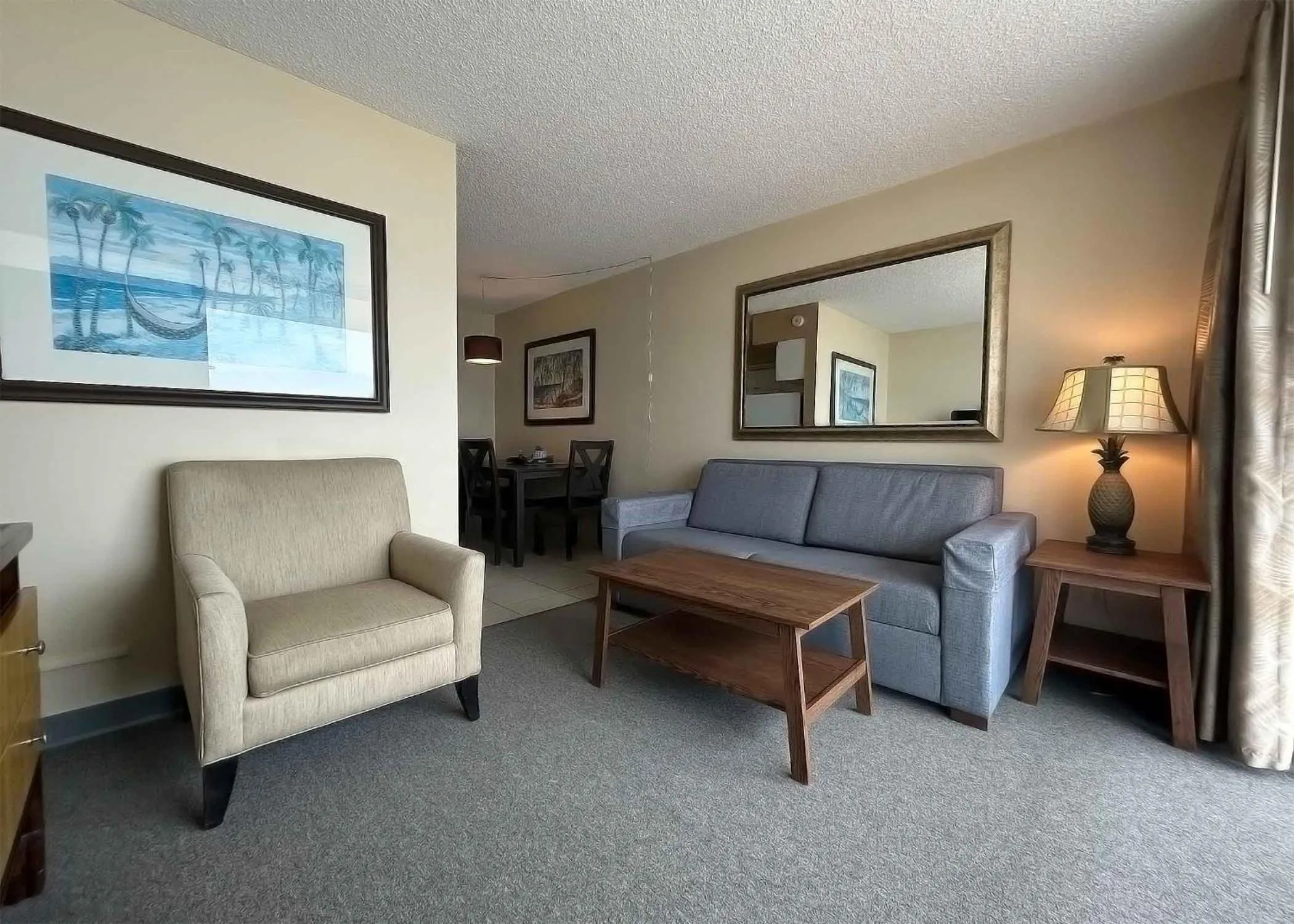 TV and multimedia in Outrigger Beach Club Resort