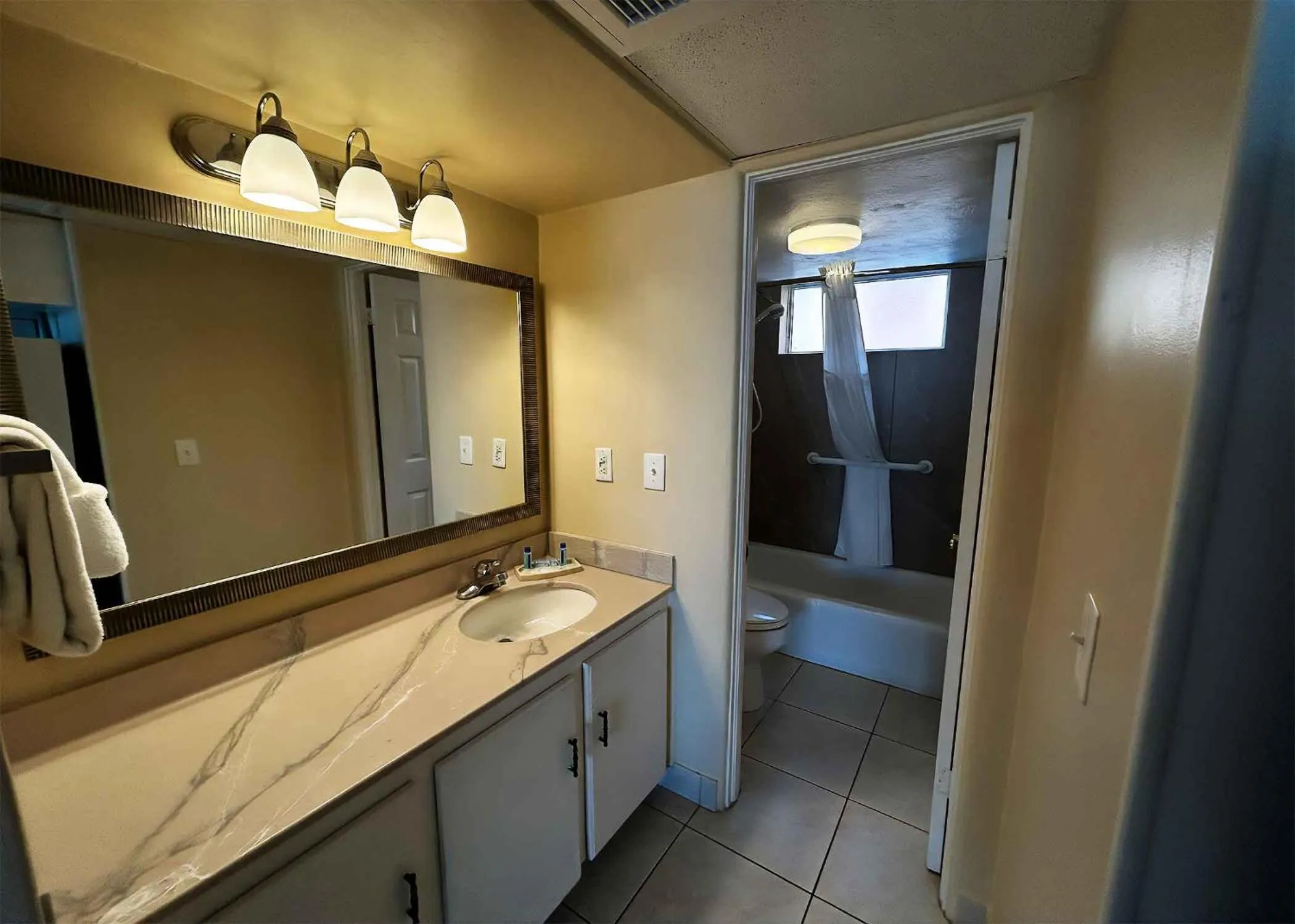 Shower in Outrigger Beach Club Resort