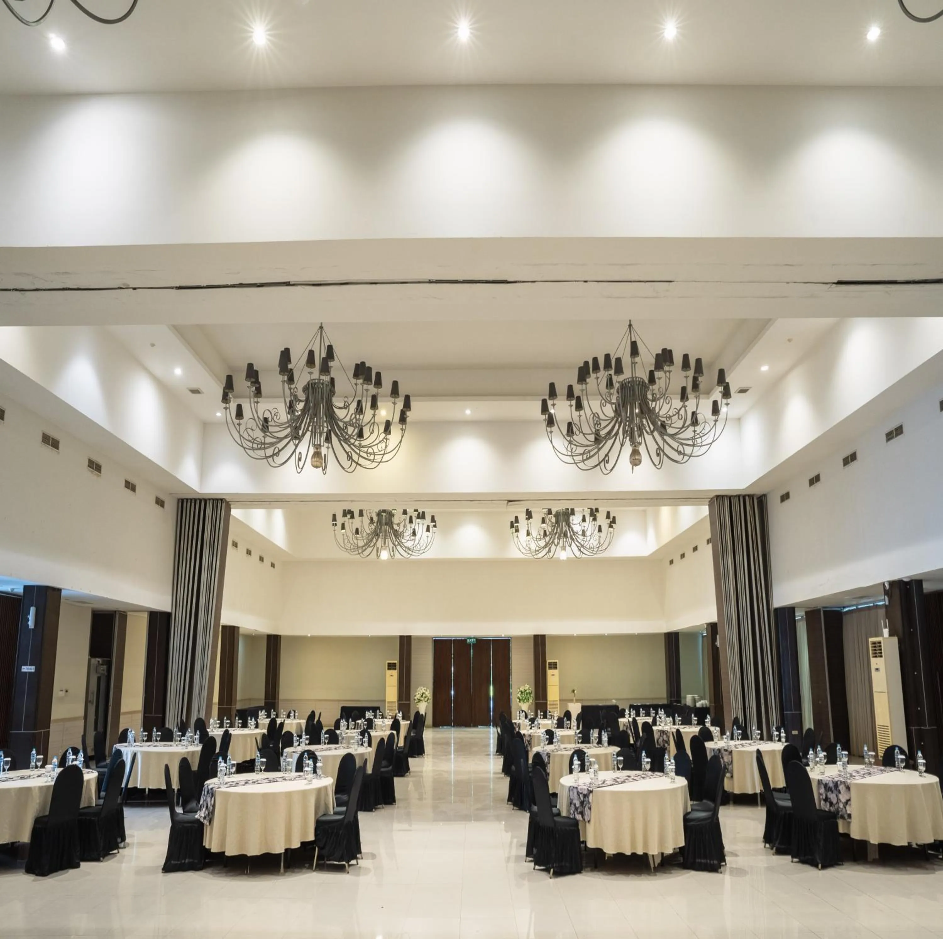 Banquet/Function facilities in Estrella Hotel & Conference