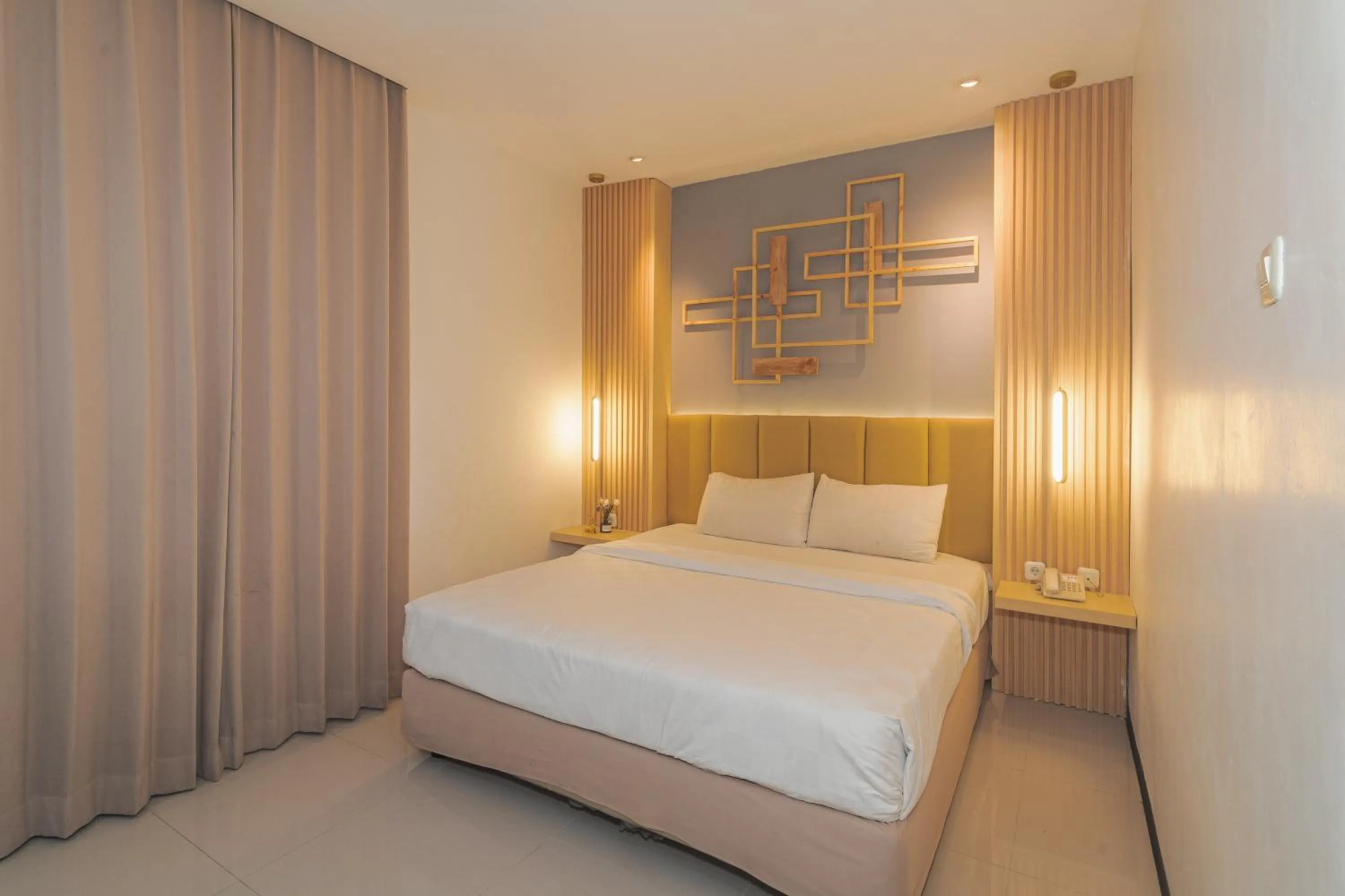 Bedroom, Bed in Best Hotel Kedungsari