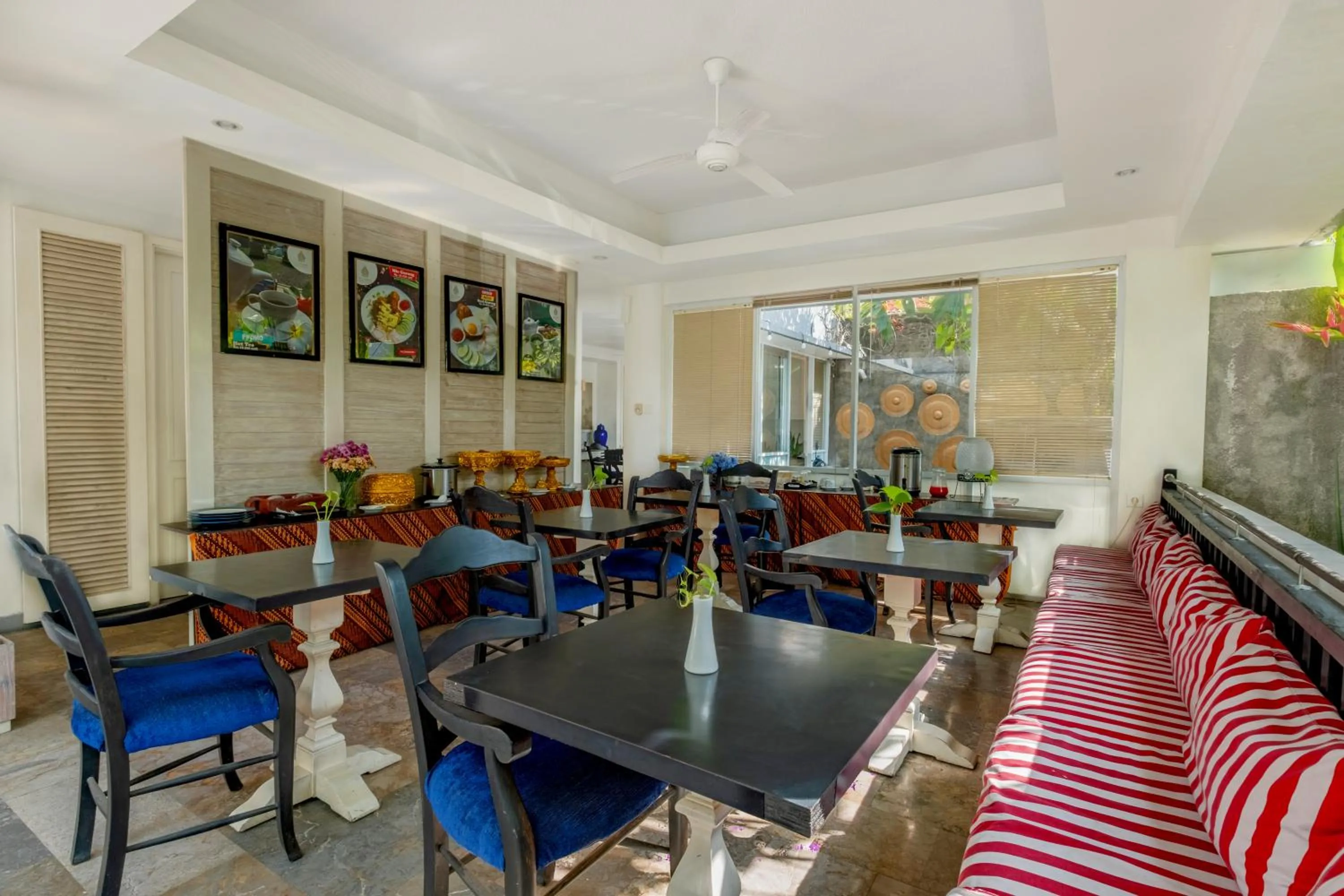 Restaurant/places to eat in The Kanjeng Suites Petitenget