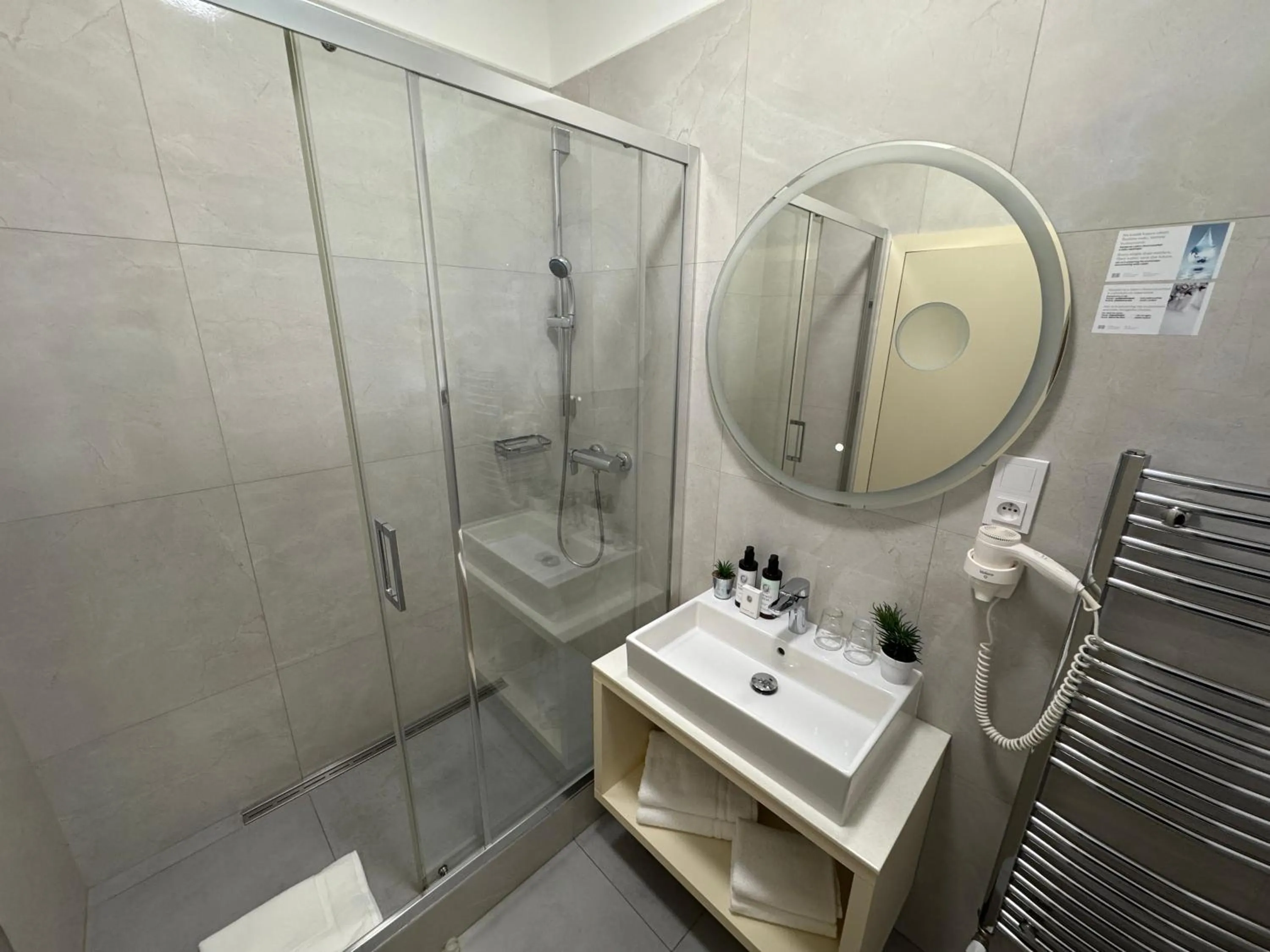 Bathroom in The Golden Wheel Hotel