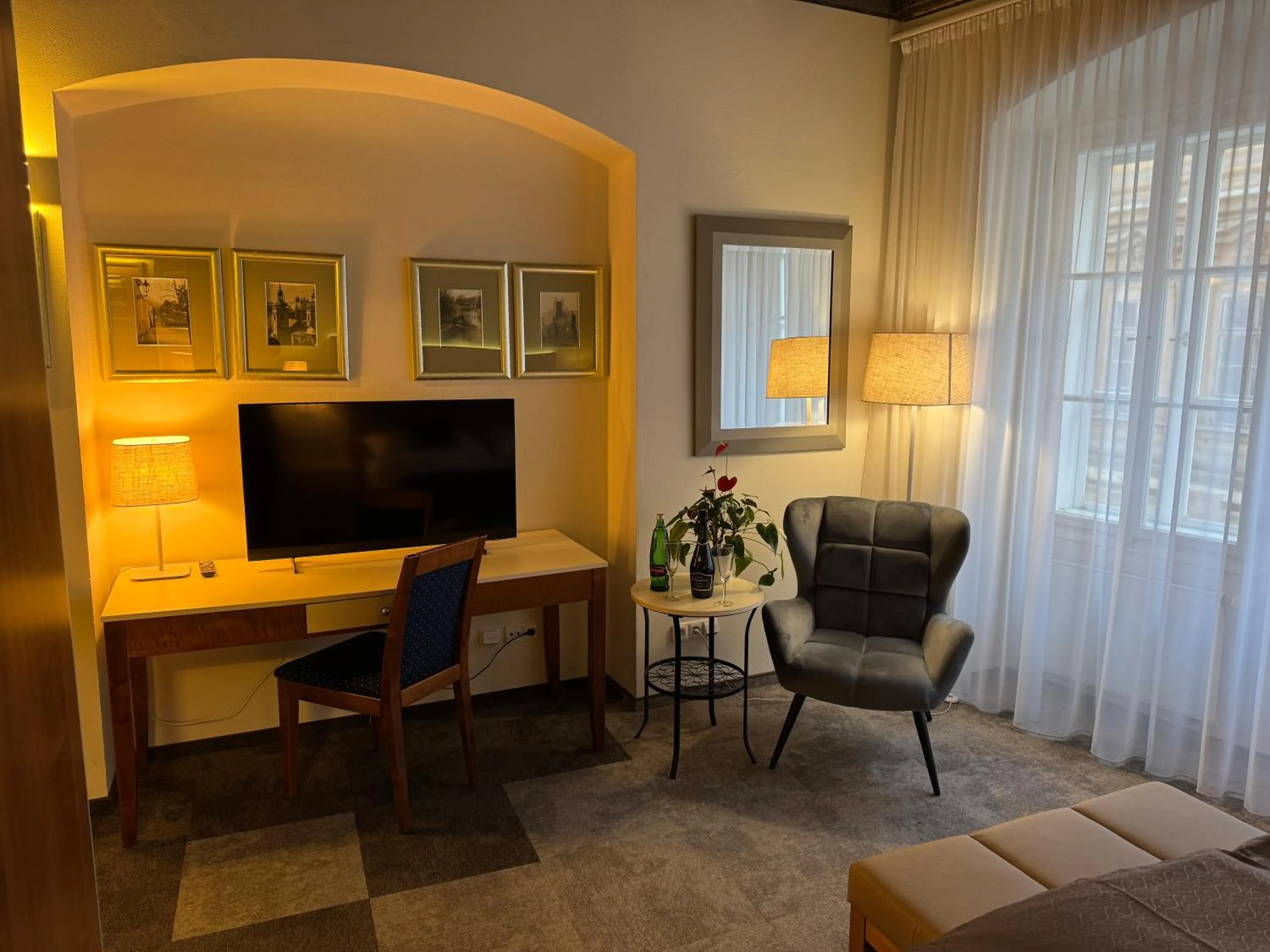 Seating area in The Golden Wheel Hotel