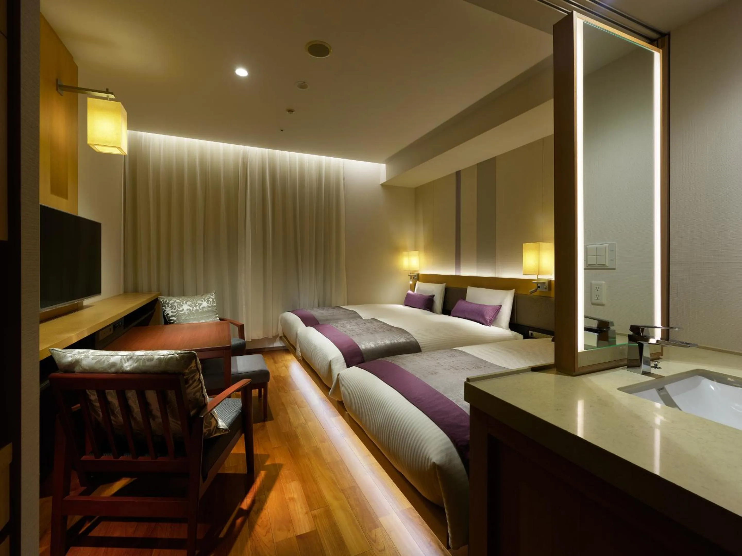 Photo of the whole room, Bed in Mitsui Garden Hotel Osaka Premier