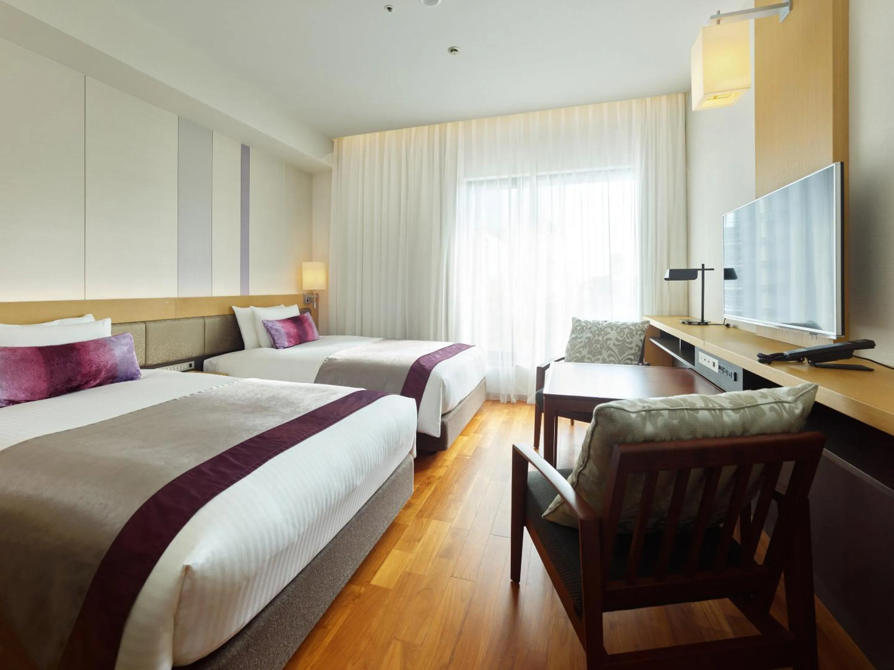 Photo of the whole room, Bed in Mitsui Garden Hotel Osaka Premier