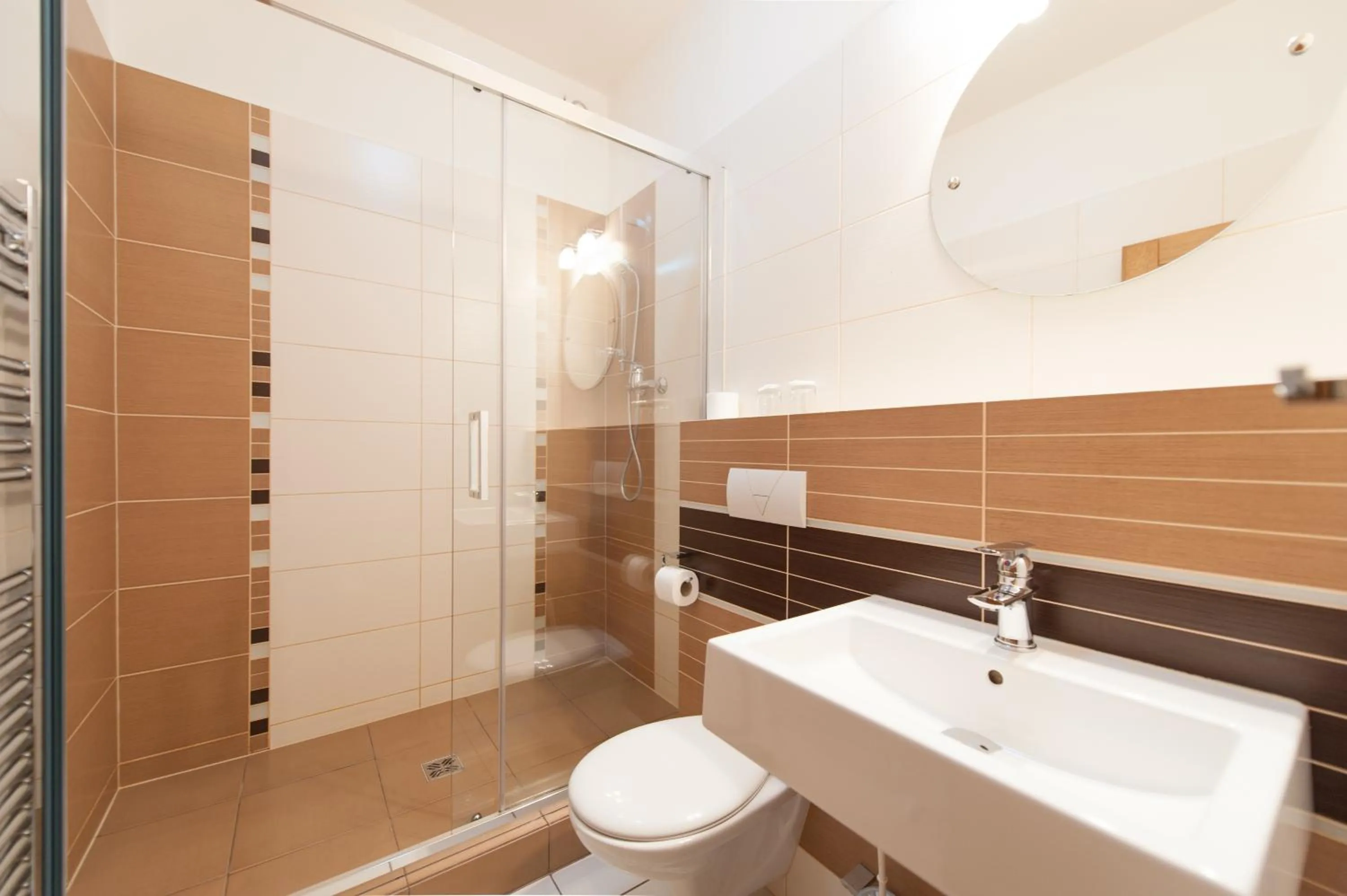 Bathroom in Hotel v Centru