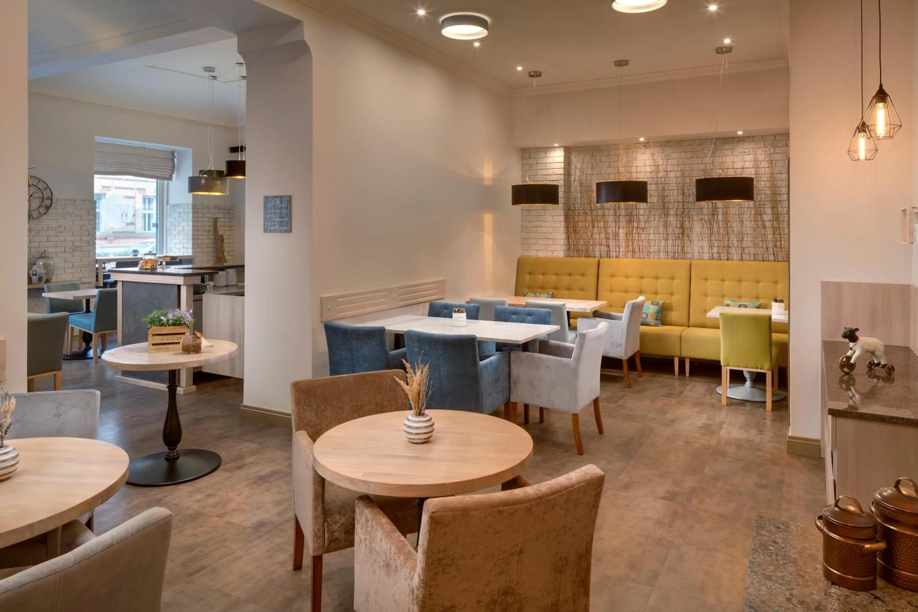 Restaurant/places to eat in Hotel Florenc