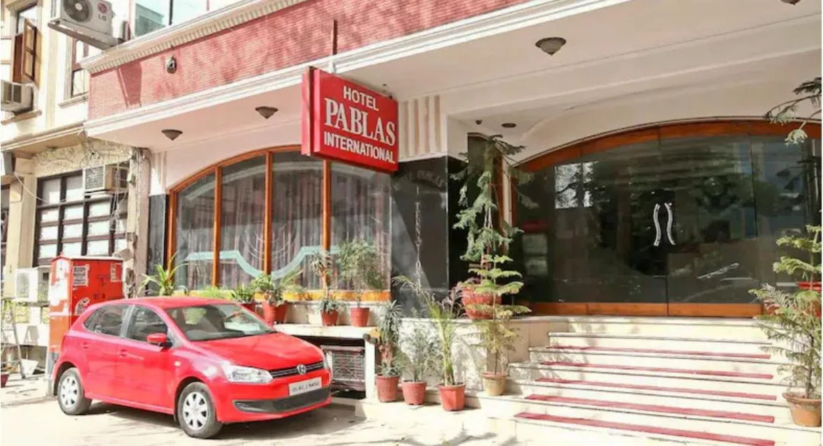 Hotel Pablas International, New Delhi, Near Metro