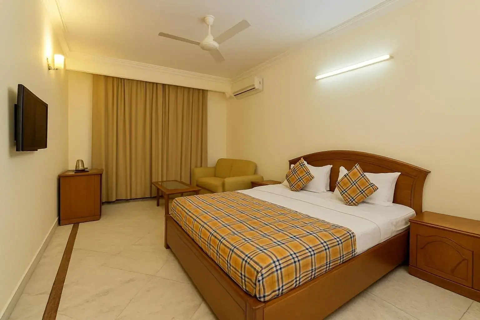 Deluxe Room - single occupancy in Hotel Pablas International, New Delhi, Near Metro Deluxe Room - single occupancy in Hotel Pablas International, New Delhi, Near Metro