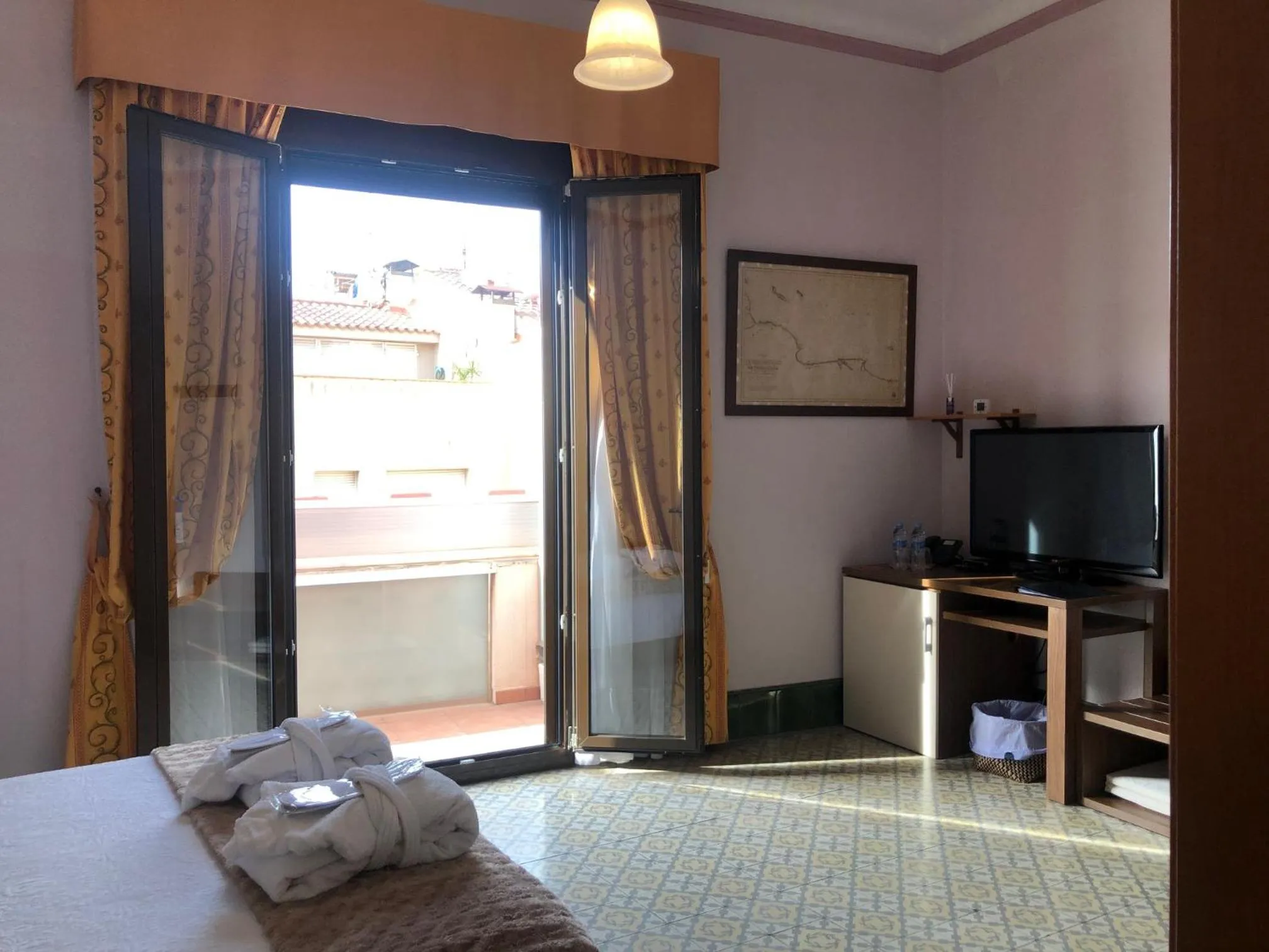 TV and multimedia, TV/Entertainment Center in Llar de Capitans