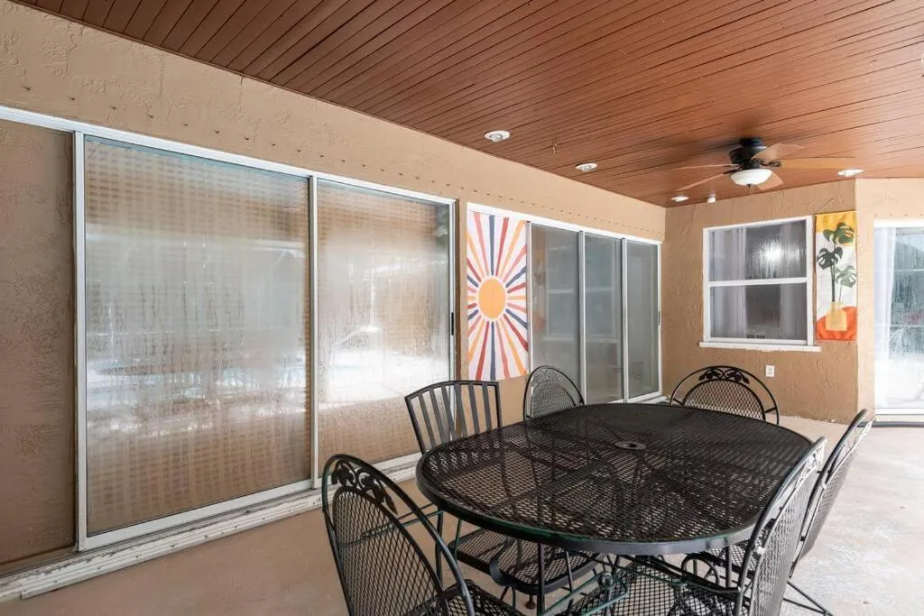 Tropical Escape with Relaxing Heated Pool & Palm Breezes