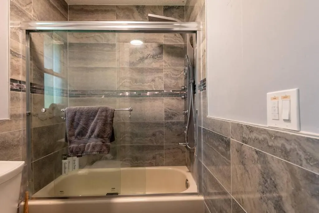 Tropical Escape with Relaxing Heated Pool & Palm Breezes