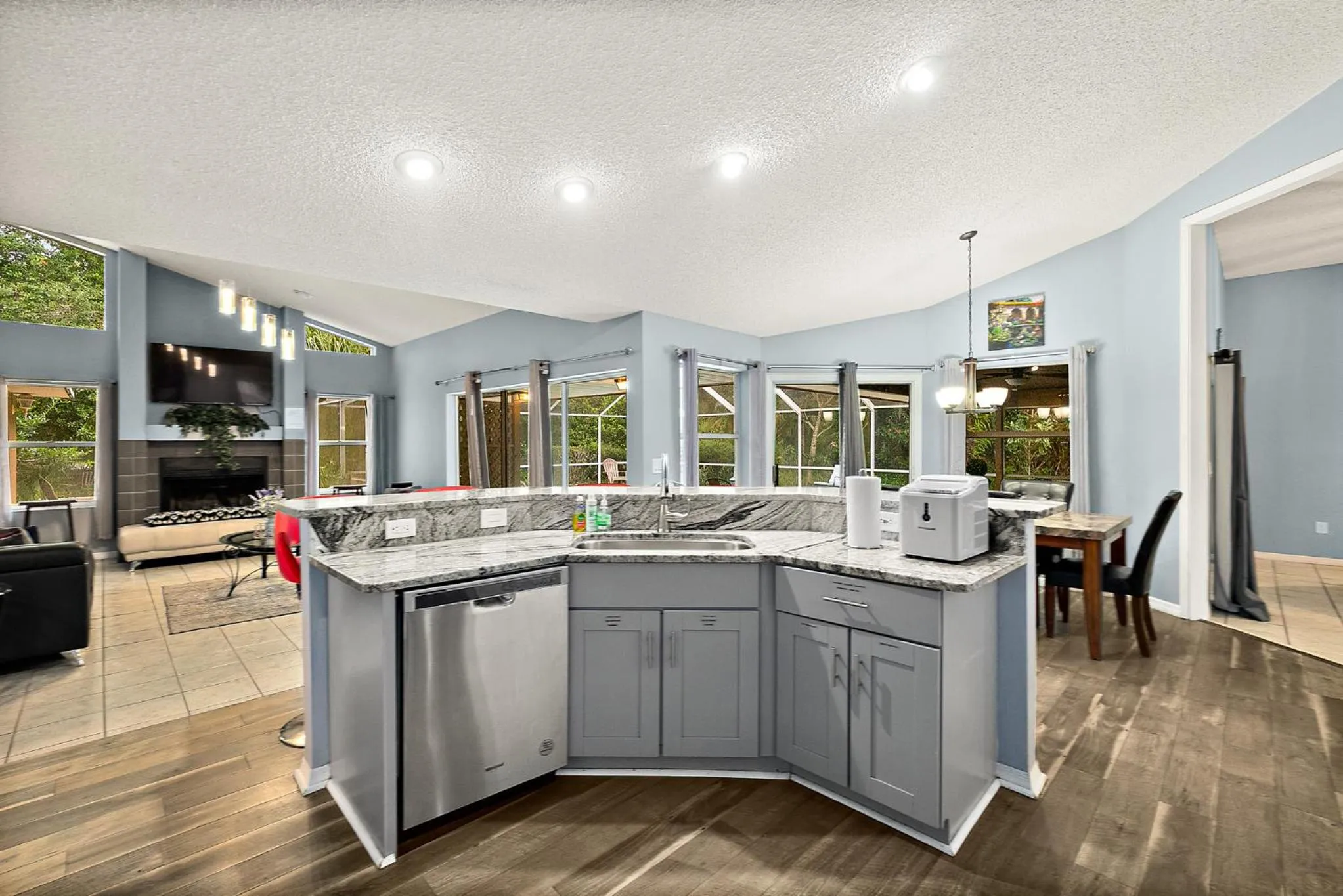 Tropical Escape with Relaxing Heated Pool & Palm Breezes