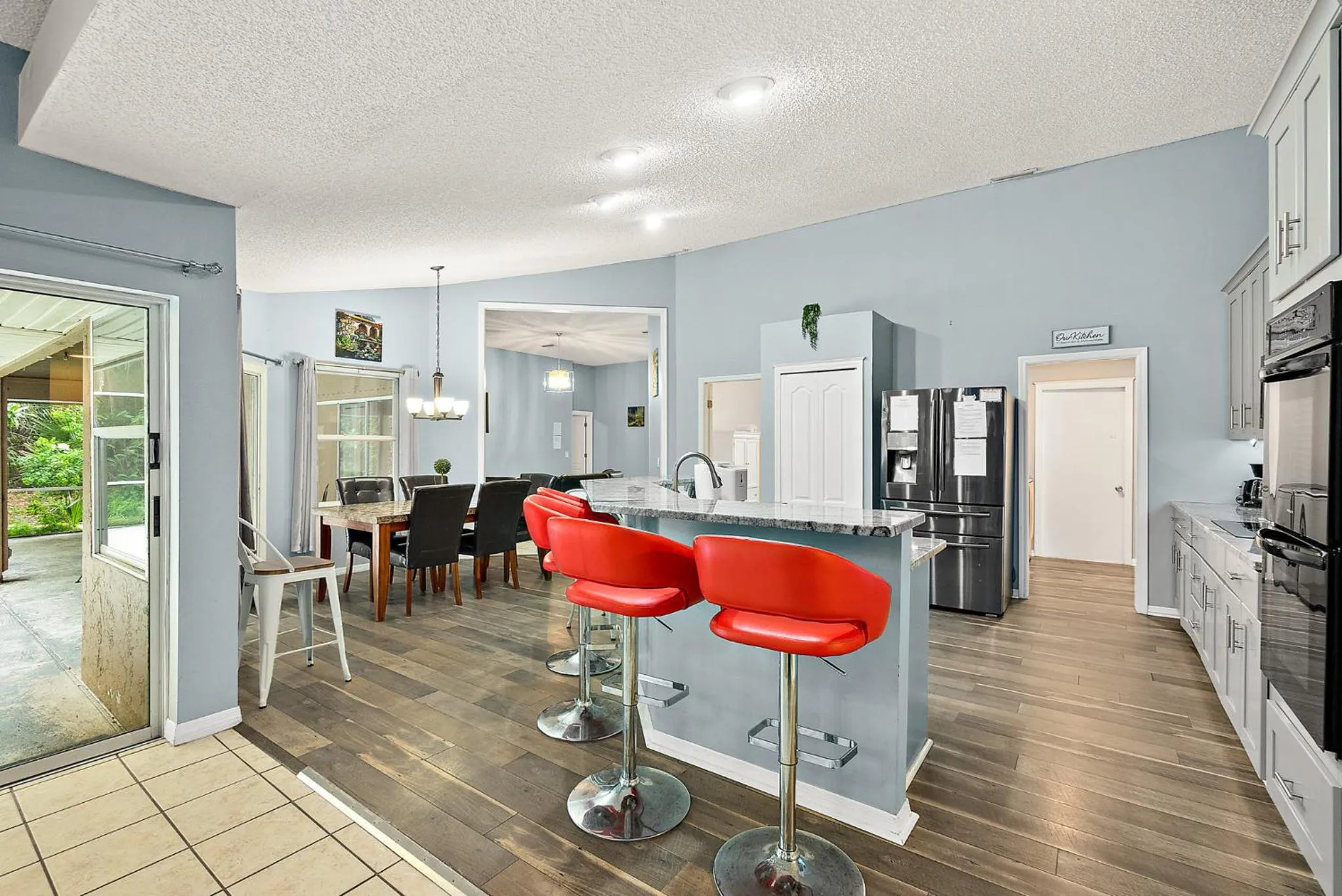 TV and multimedia in Tropical Escape with Relaxing Heated Pool & Palm Breezes