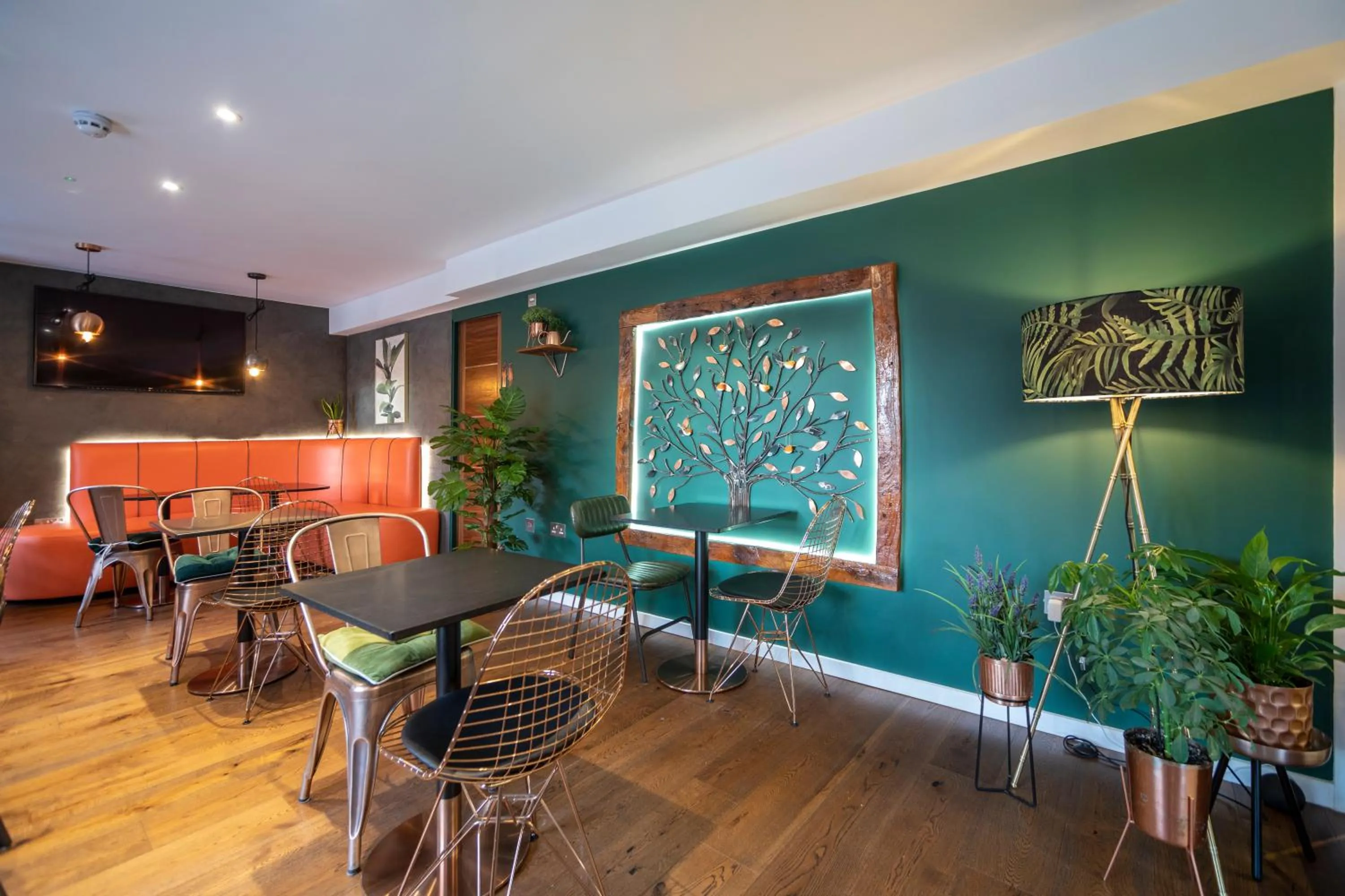 Restaurant/places to eat in The Cherry Tree Hotel