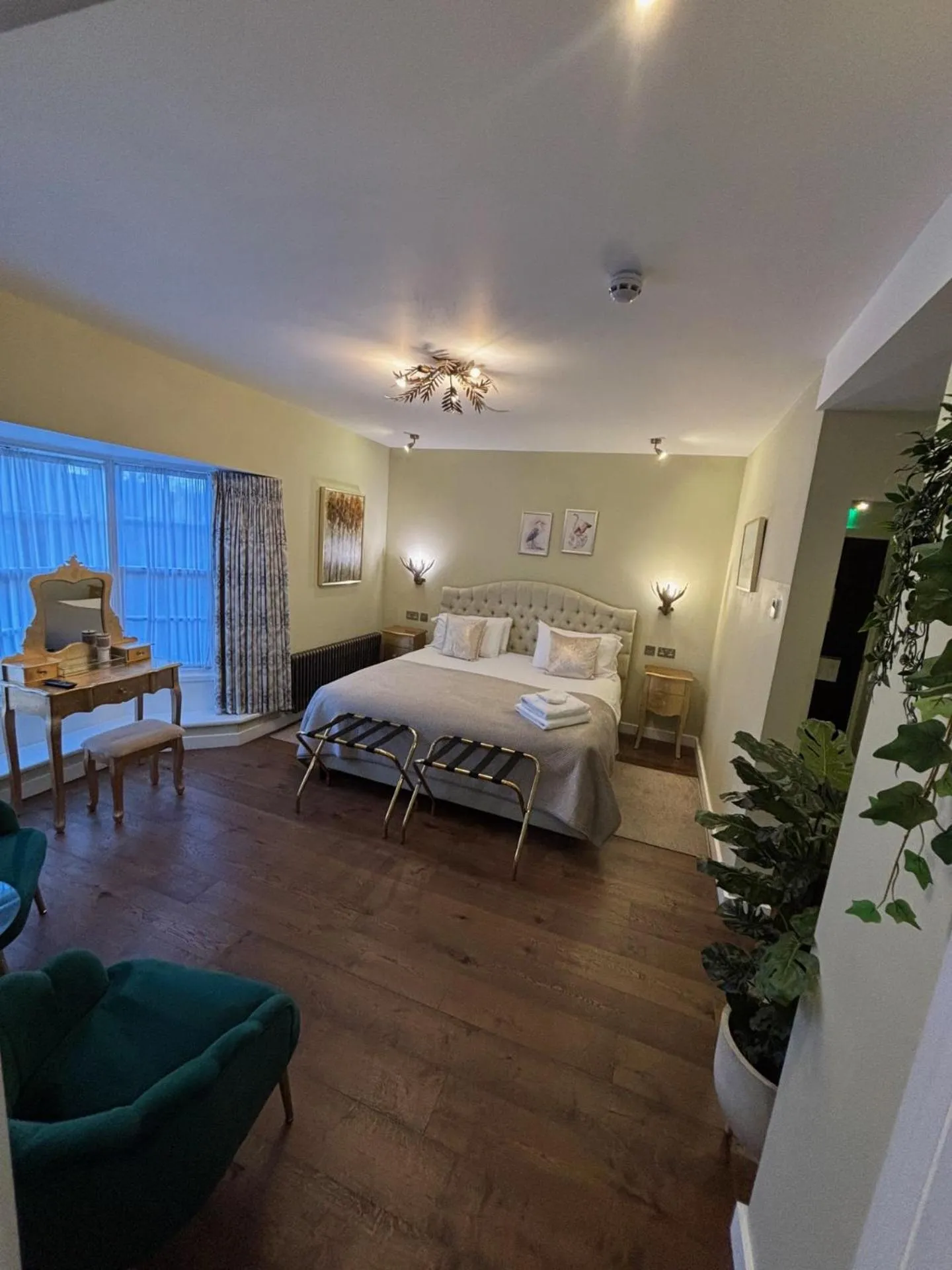 Bedroom, Bed in The Cherry Tree Hotel