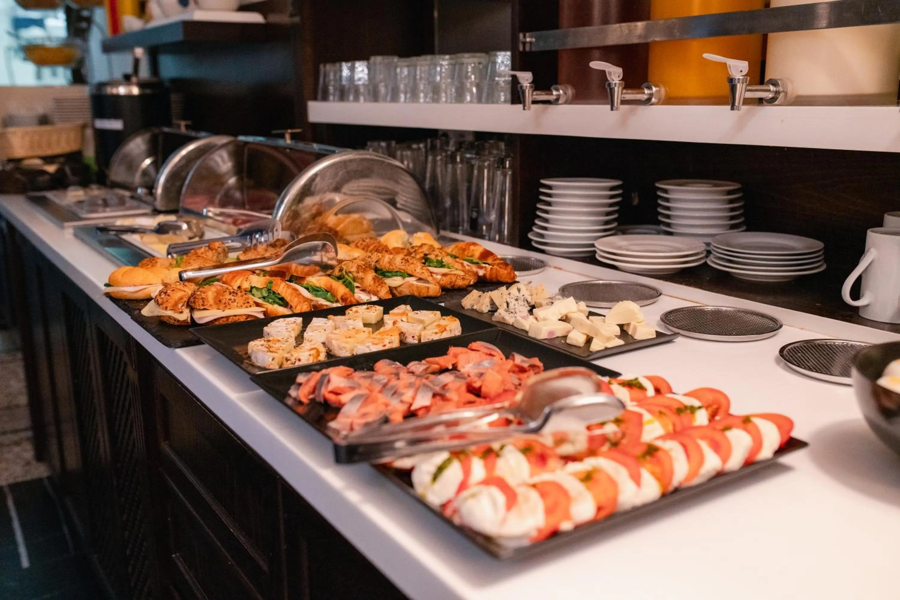 Breakfast in Hotel Grand