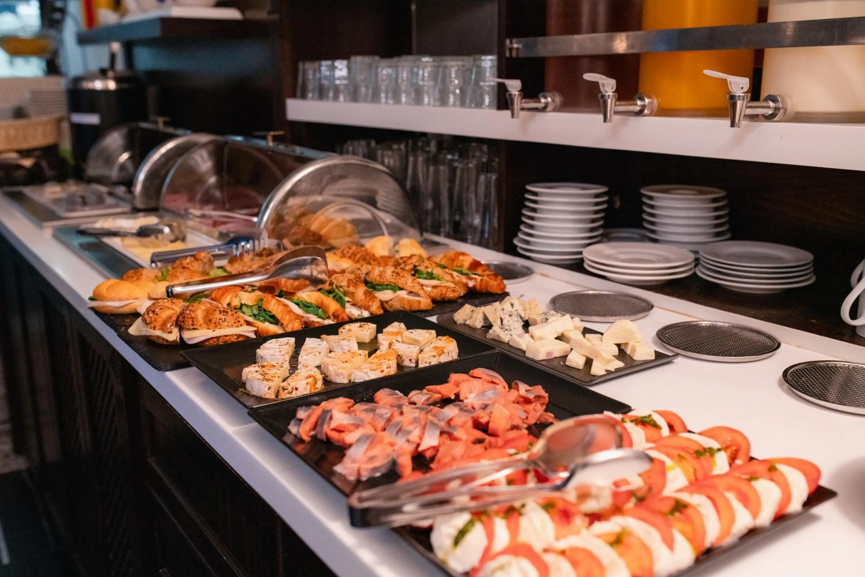 Breakfast in Hotel Grand