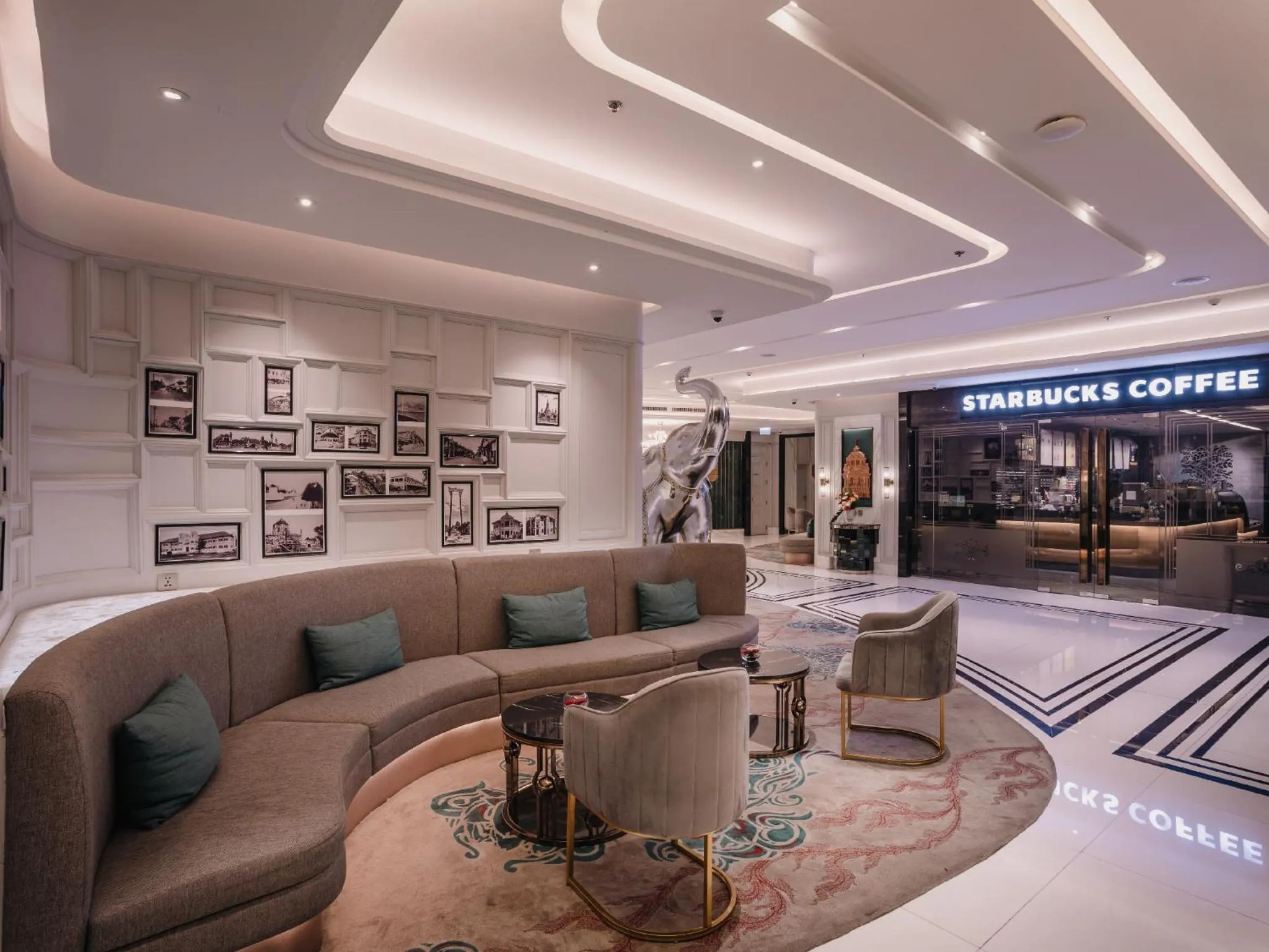 Restaurant/places to eat in Aira Hotel Bangkok Sukhumvit 11