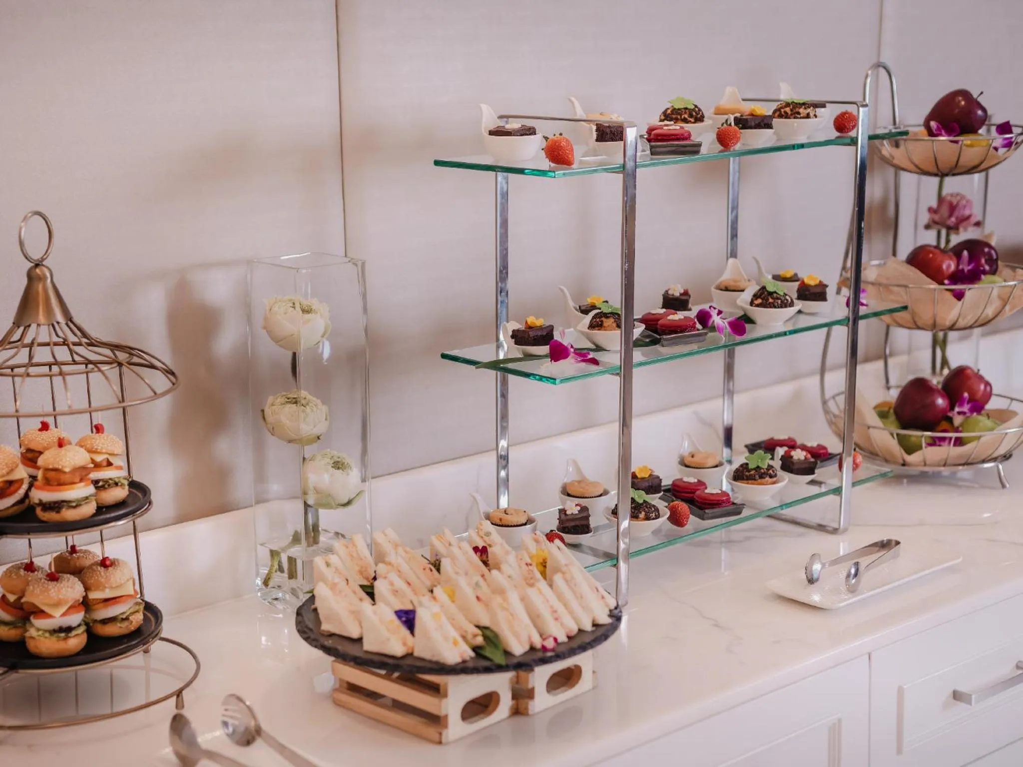 Food and drinks in Aira Hotel Bangkok Sukhumvit 11