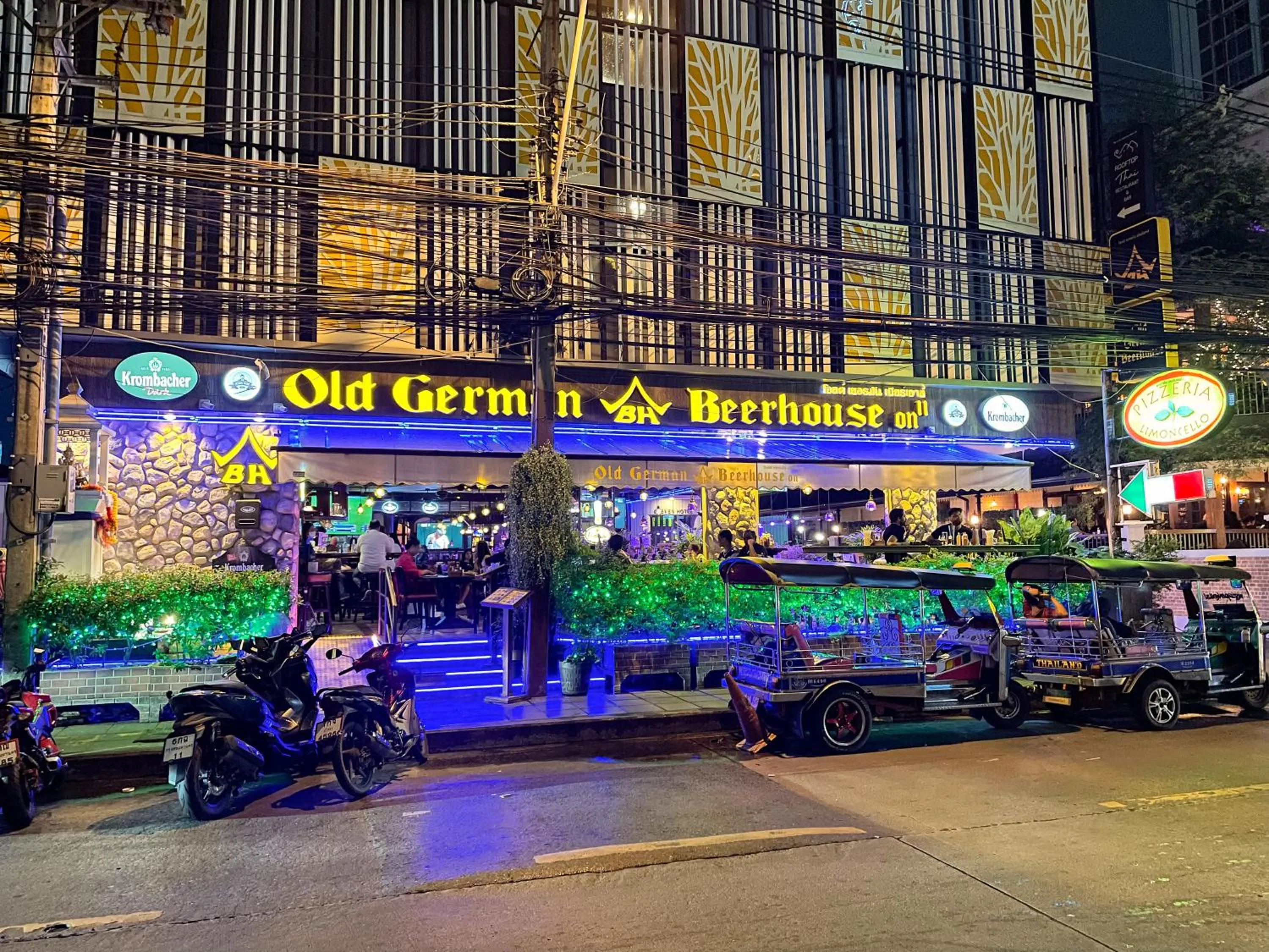 Nightclub / DJ in Aira Hotel Bangkok Sukhumvit 11