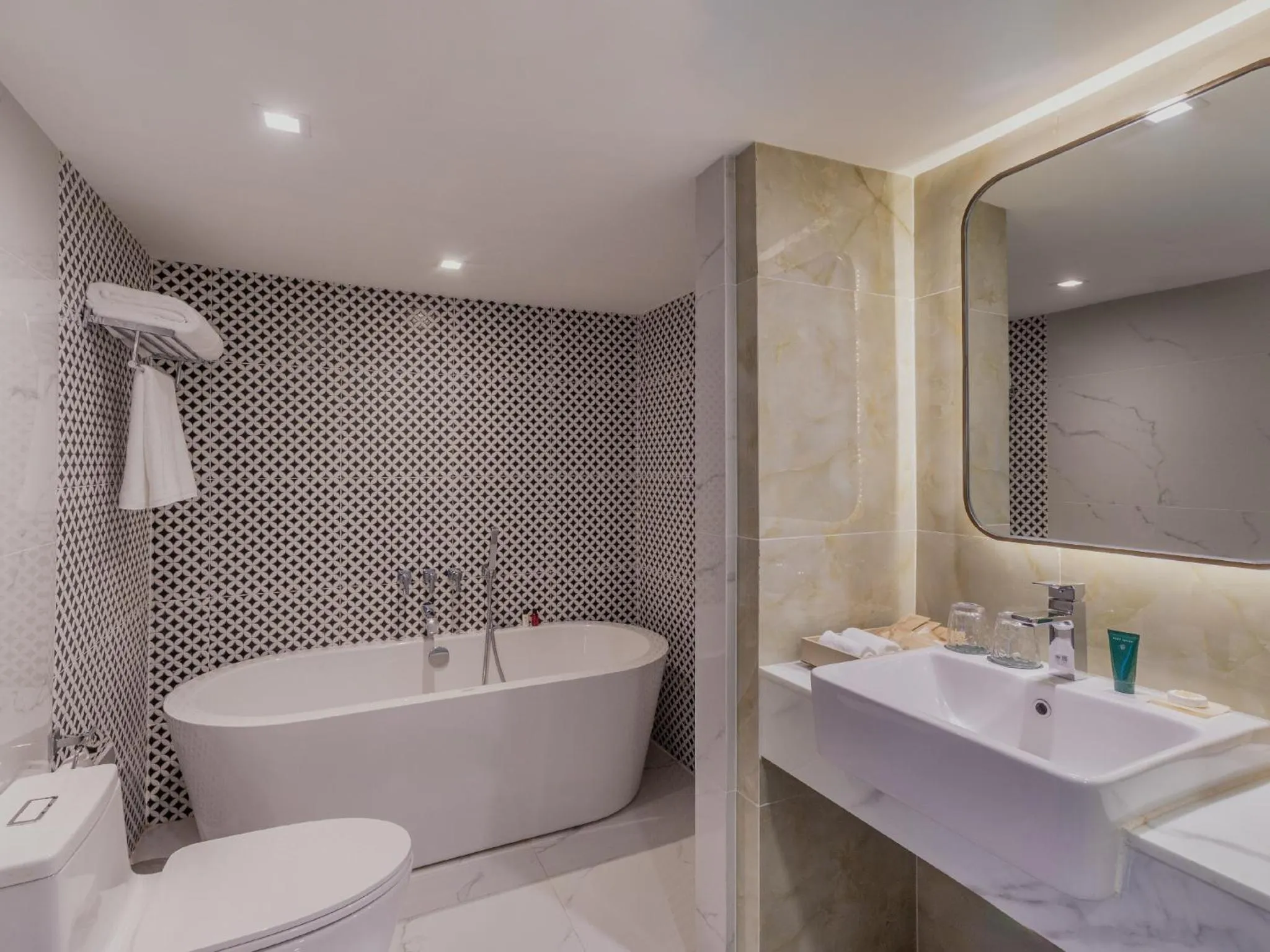 Toilet in Aira Hotel Bangkok Sukhumvit 11