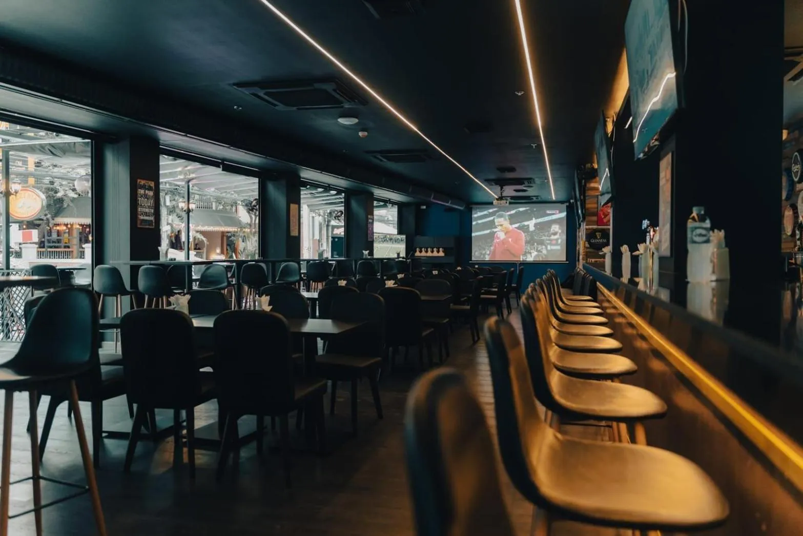 Restaurant/places to eat in Aira Hotel Bangkok Sukhumvit 11