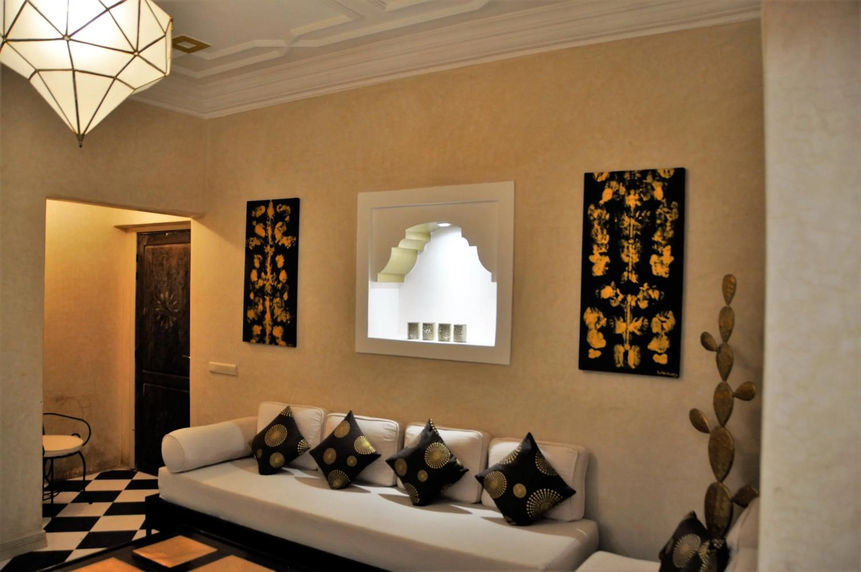 Living room, Bed in Riad l'Escale de Marrakech