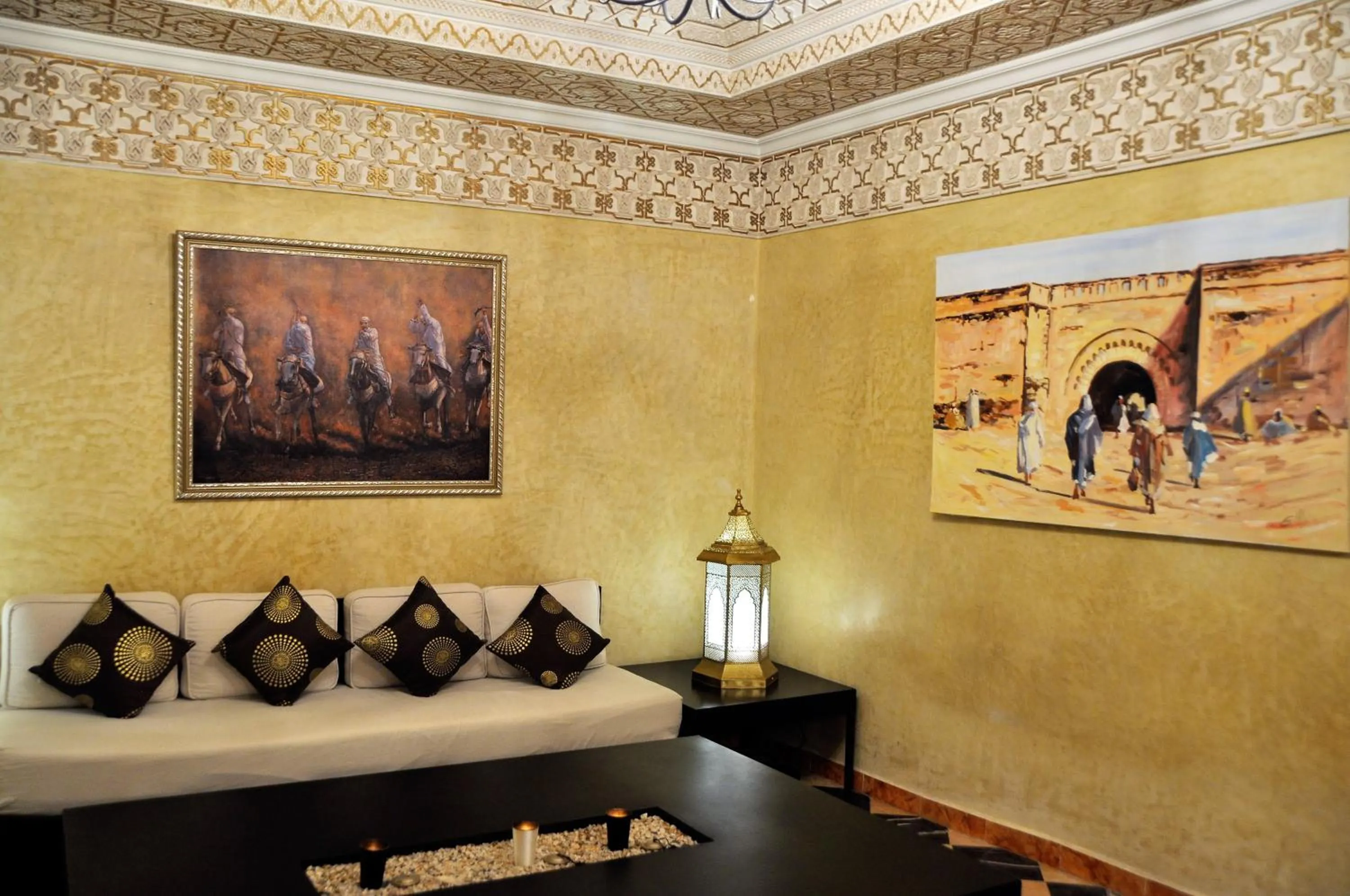 Lounge or bar, Bed in Riad l'Escale de Marrakech