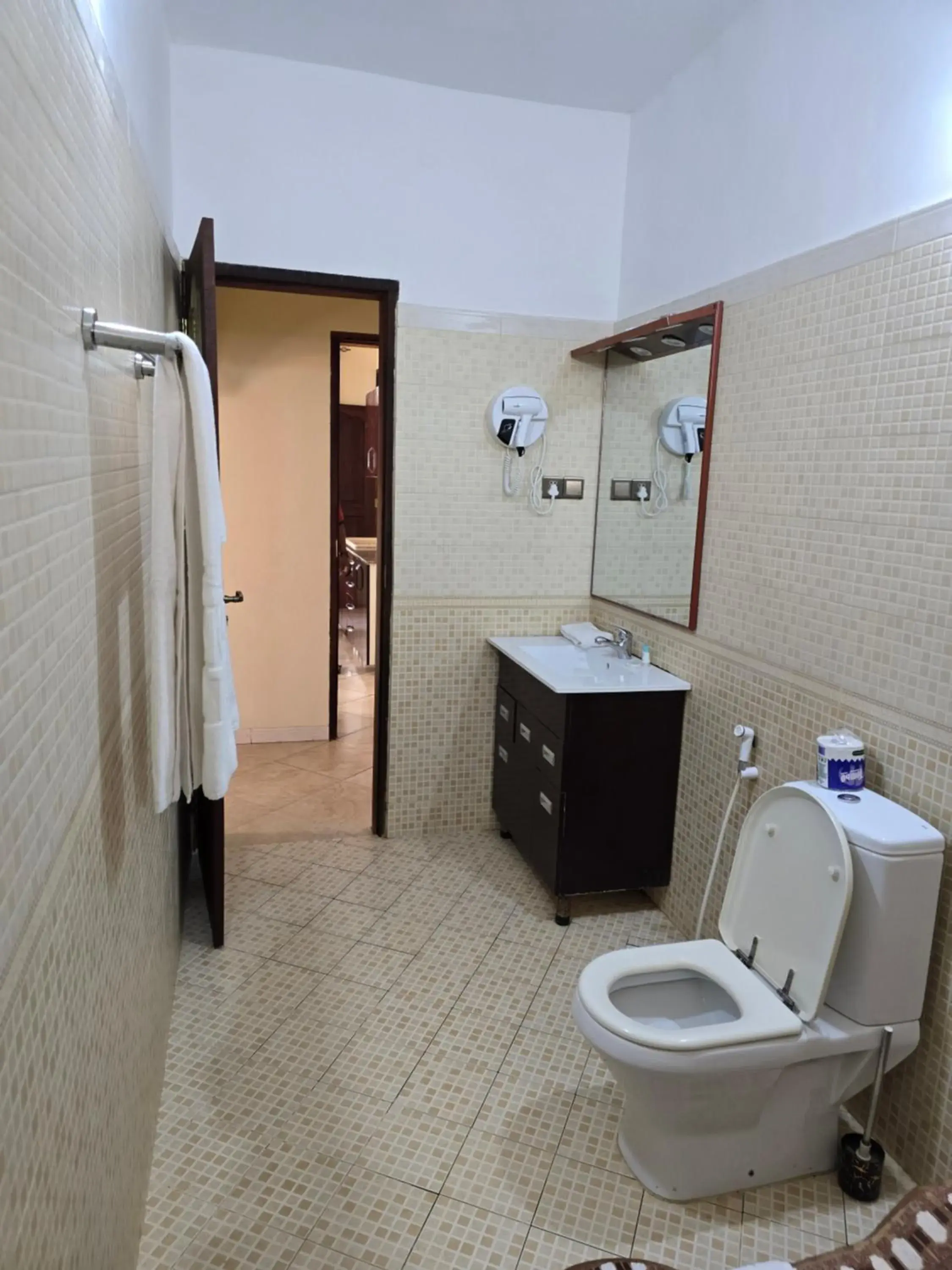 Apartment with City View - Annex in Dhow Palace Hotel Apartment with City View - Annex in Dhow Palace Hotel