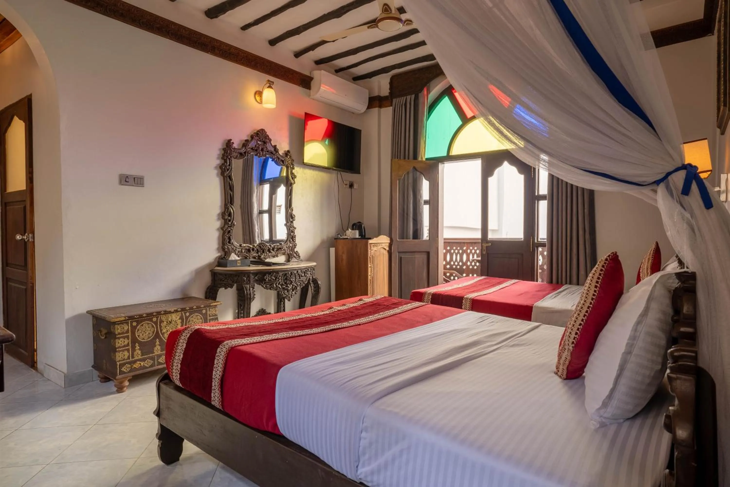 Bedroom, Bed in Dhow Palace Hotel