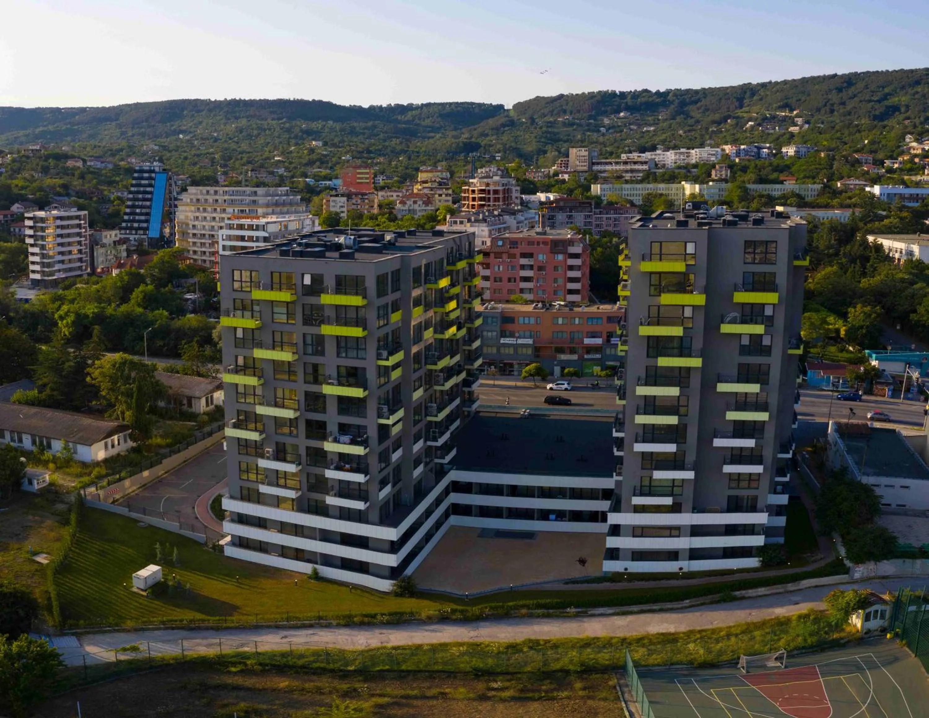Garden in PAPAYA APARTMENTS
