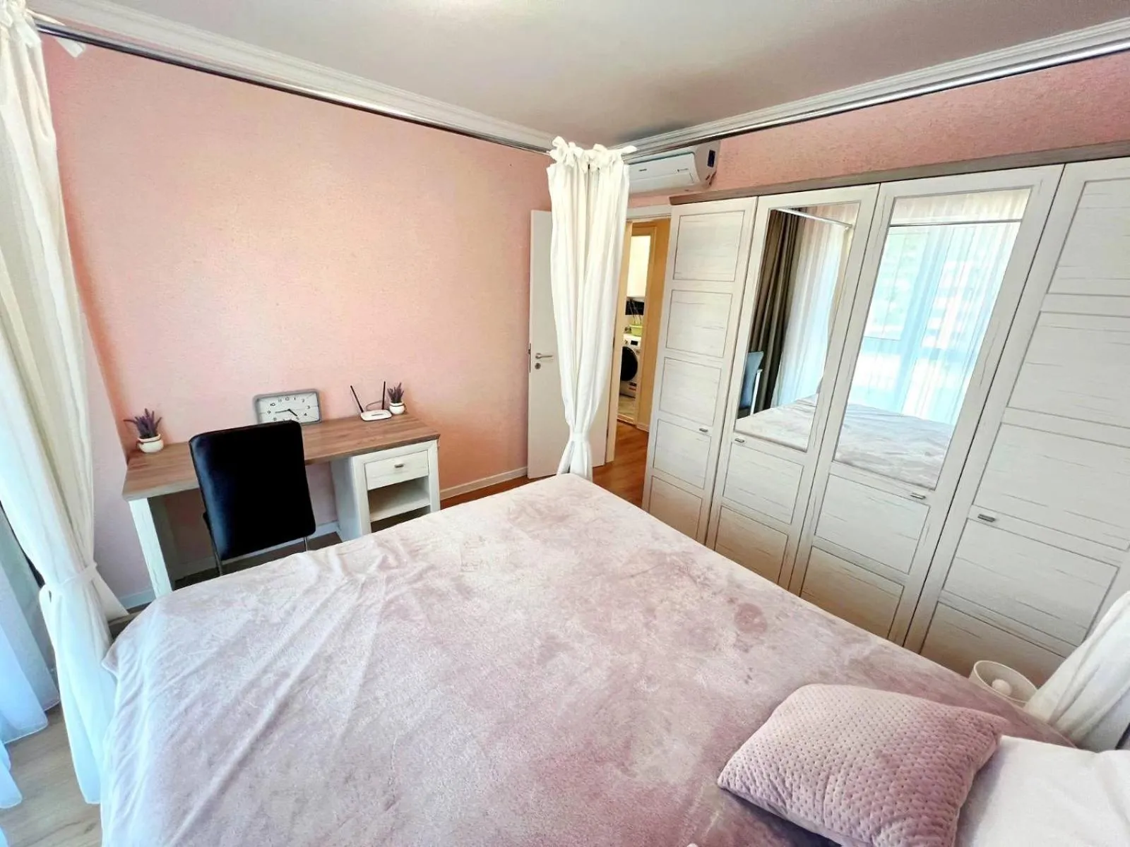 Bed in PAPAYA APARTMENTS