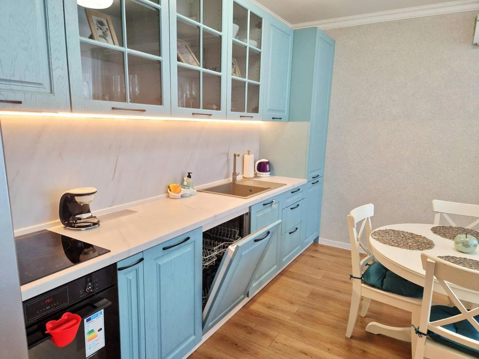 Coffee/tea facilities in PAPAYA APARTMENTS