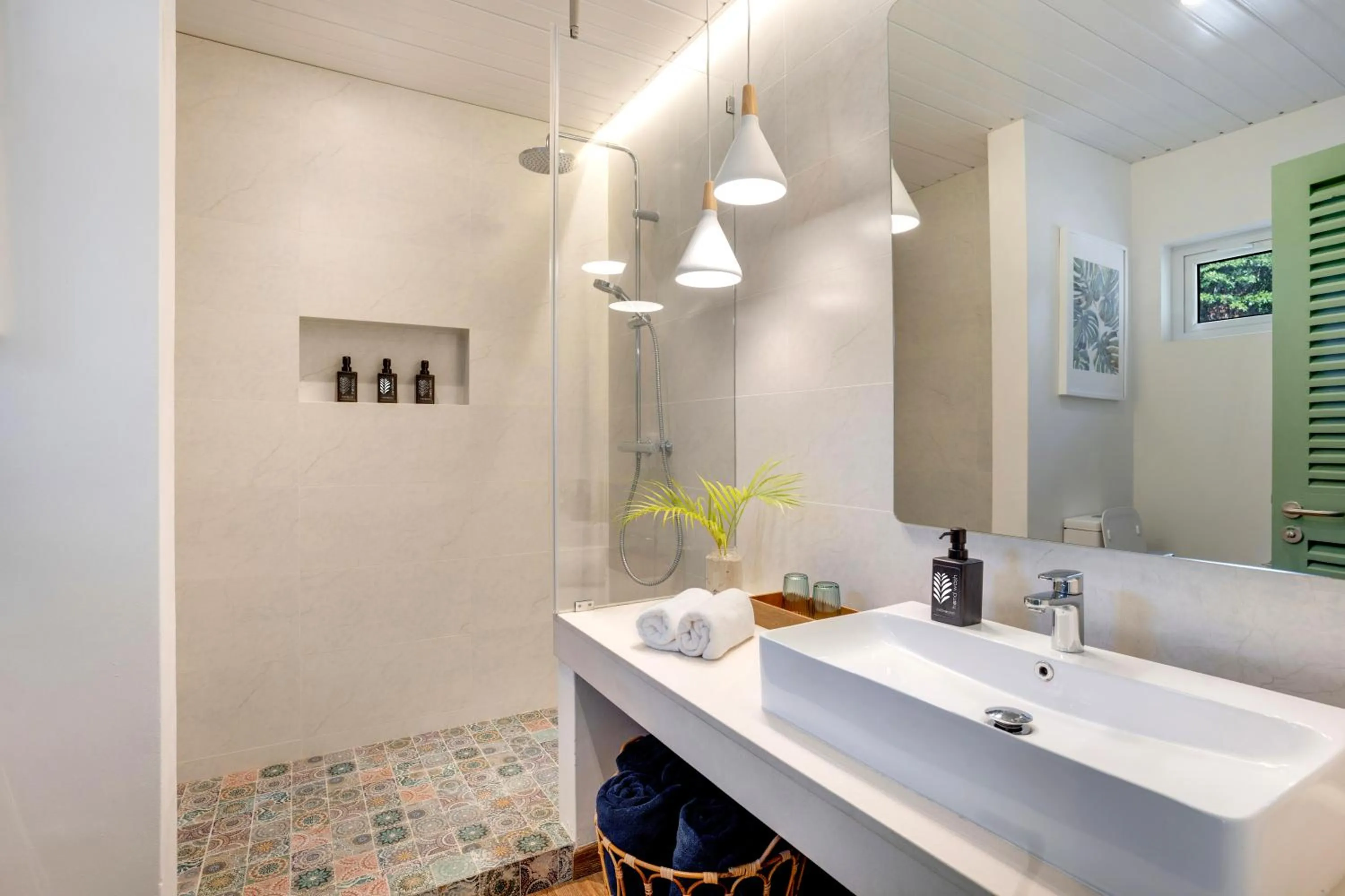 Shower in Indian Ocean Lodge