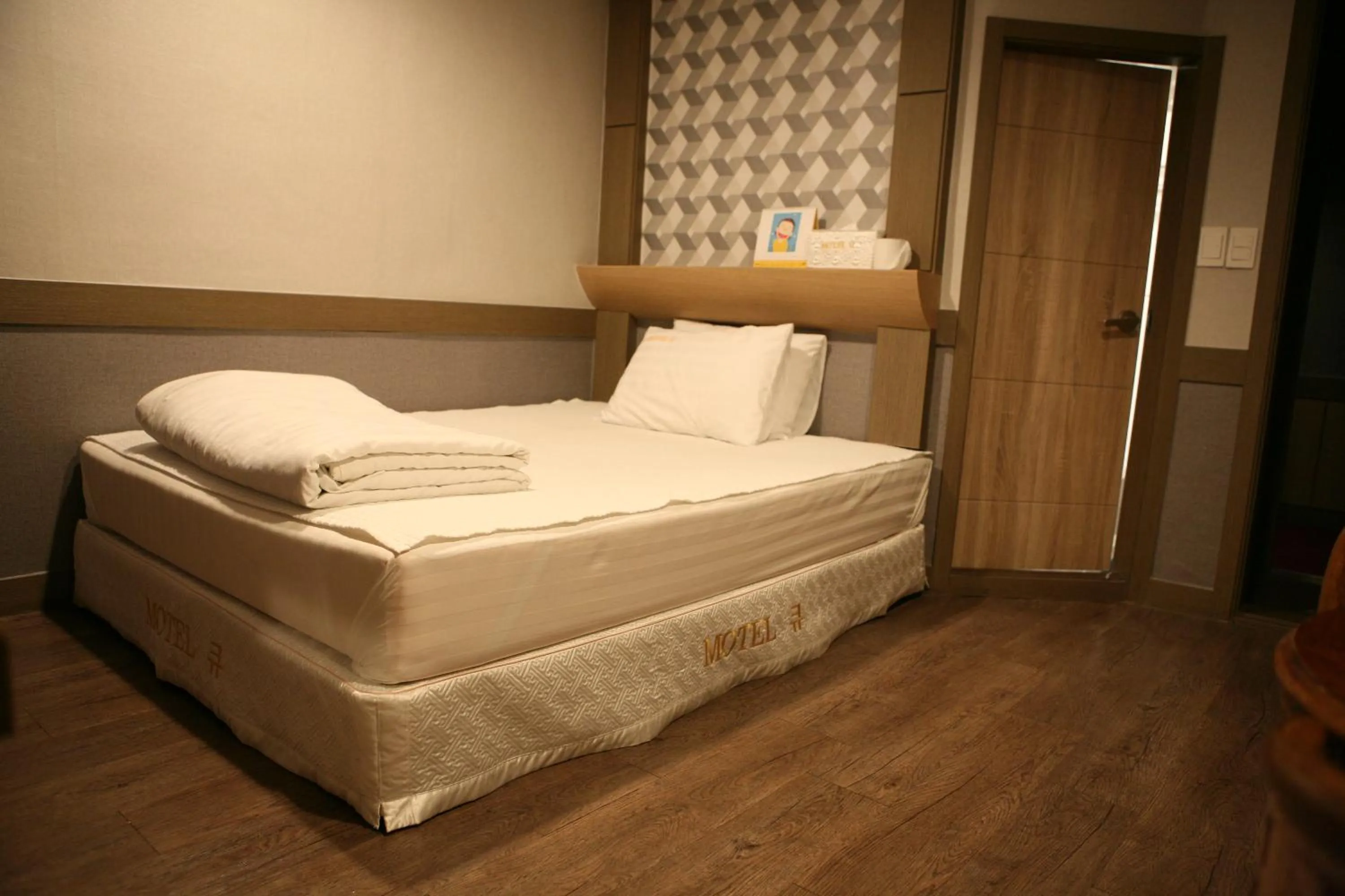 Bedroom, Bed in Hotel Q Chuncheon